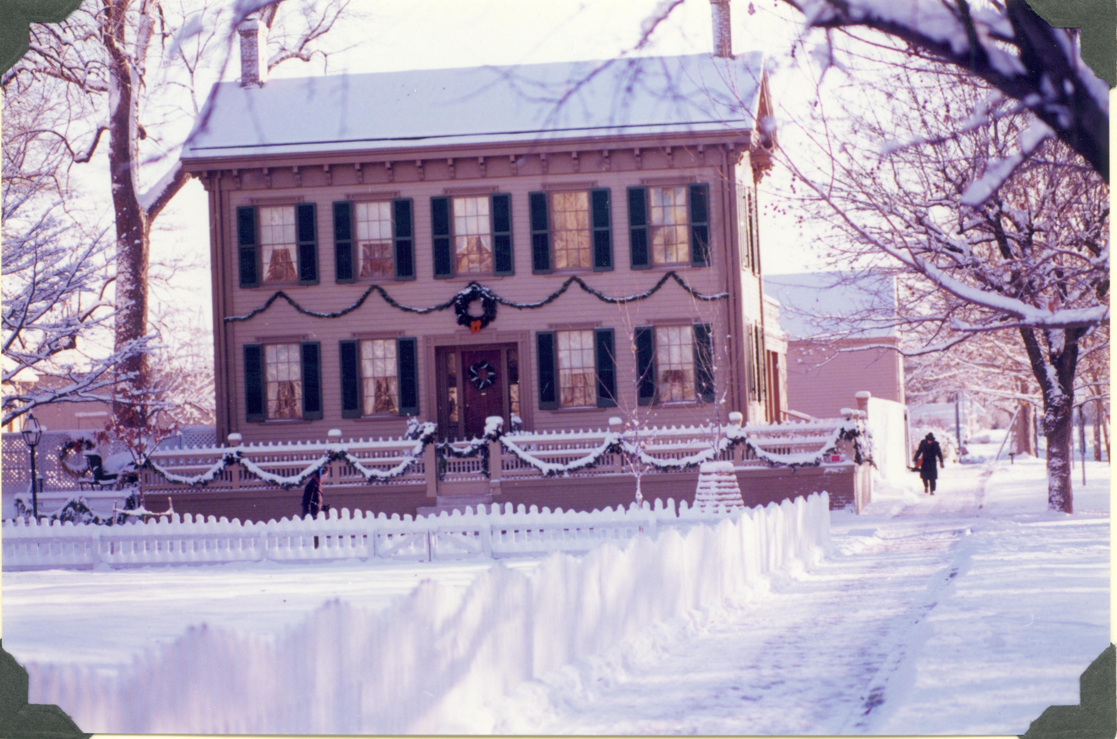 NA Lincoln Home NHS- Christmas in Licoln Neighborhood 1989 Christmas, neighborhood, decorations