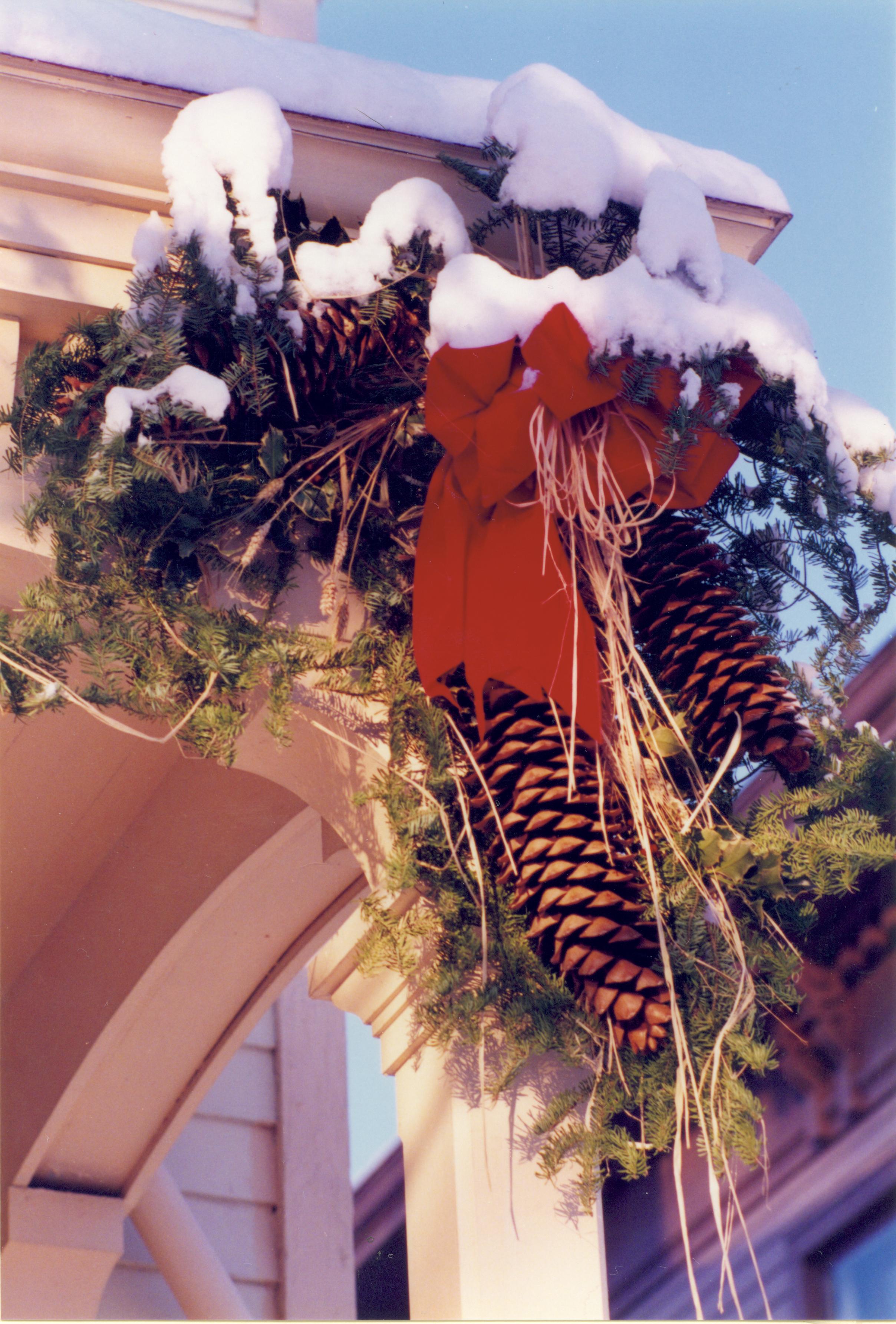 NA Lincoln Home NHS- Christmas in Licoln Neighborhood 1989 Christmas, neighborhood, decorations