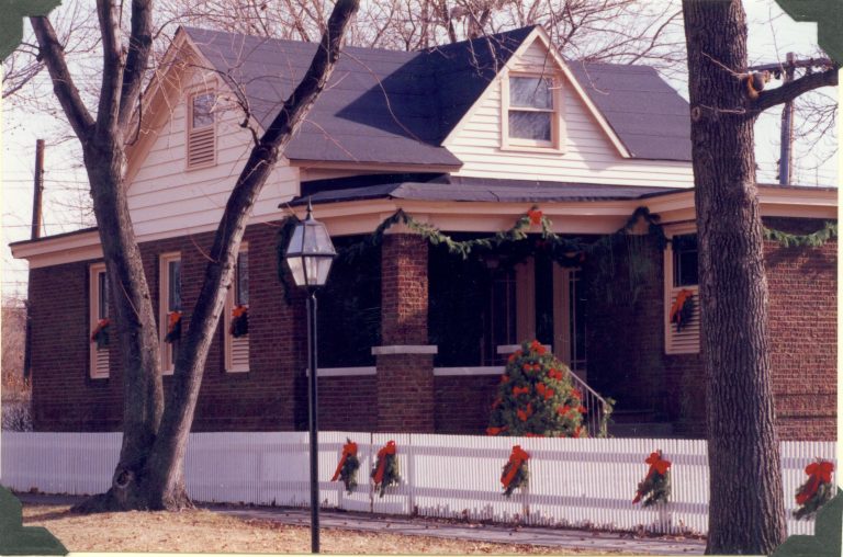 NA Lincoln Home NHS- Christmas in Licoln Neighborhood 1989 Christmas, neighborhood, decorations
