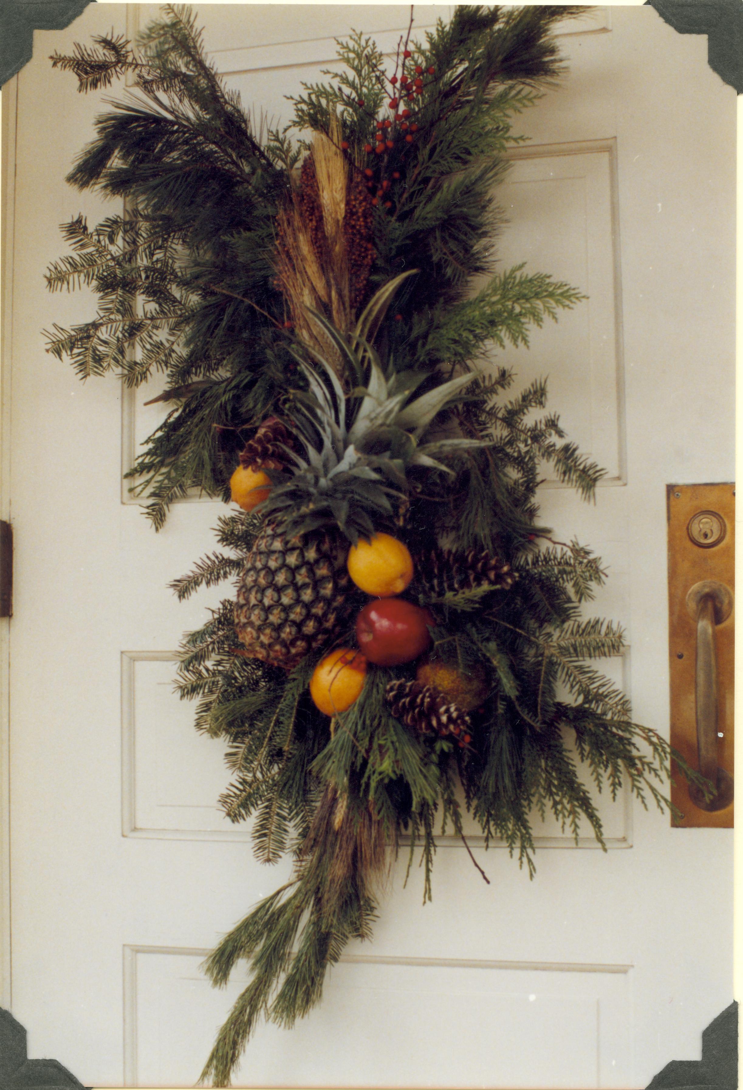NA Lincoln Home NHS- Christmas in Licoln Neighborhood 1989 Christmas, neighborhood, decorations