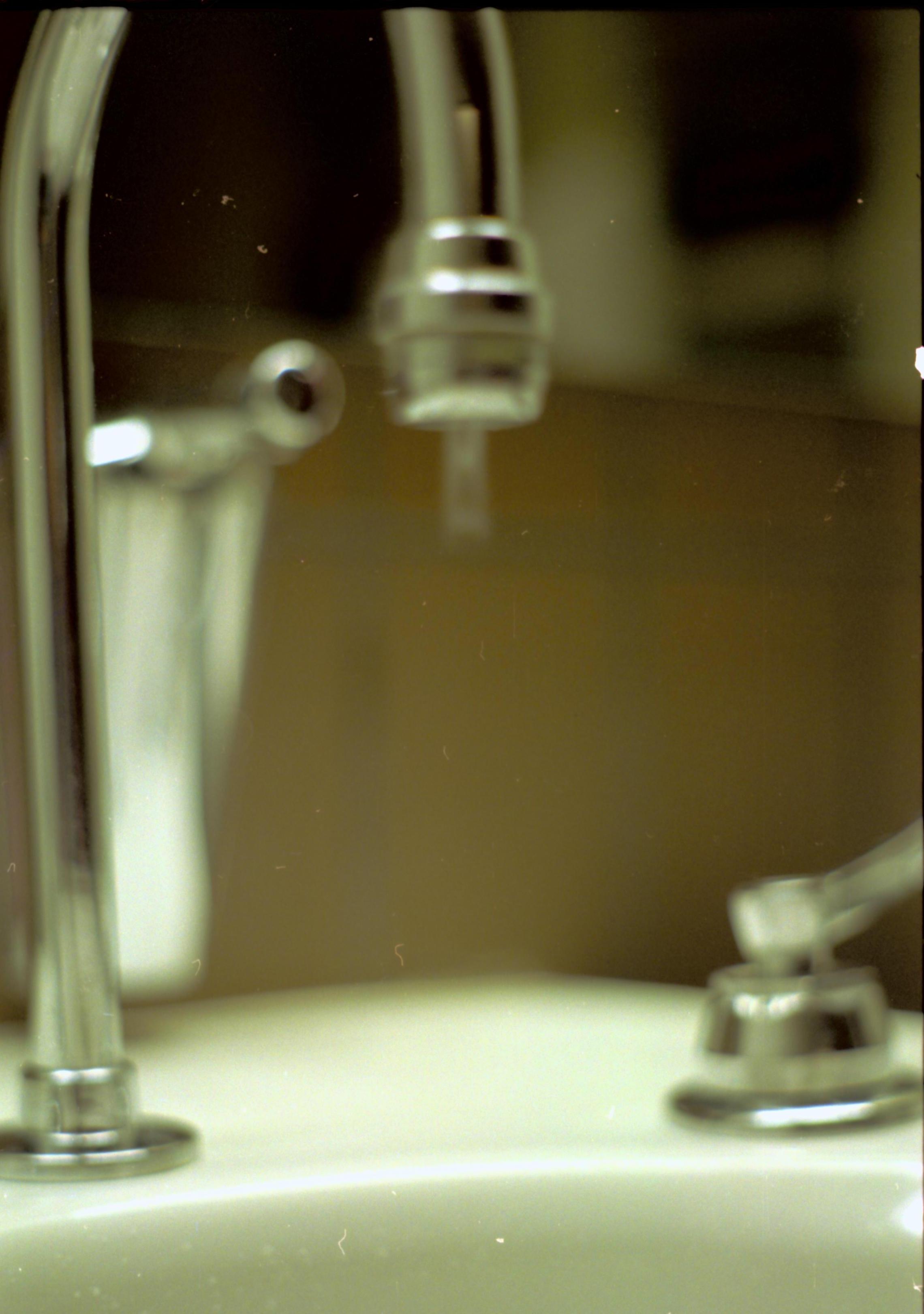 NA Lincoln Home NHS sink