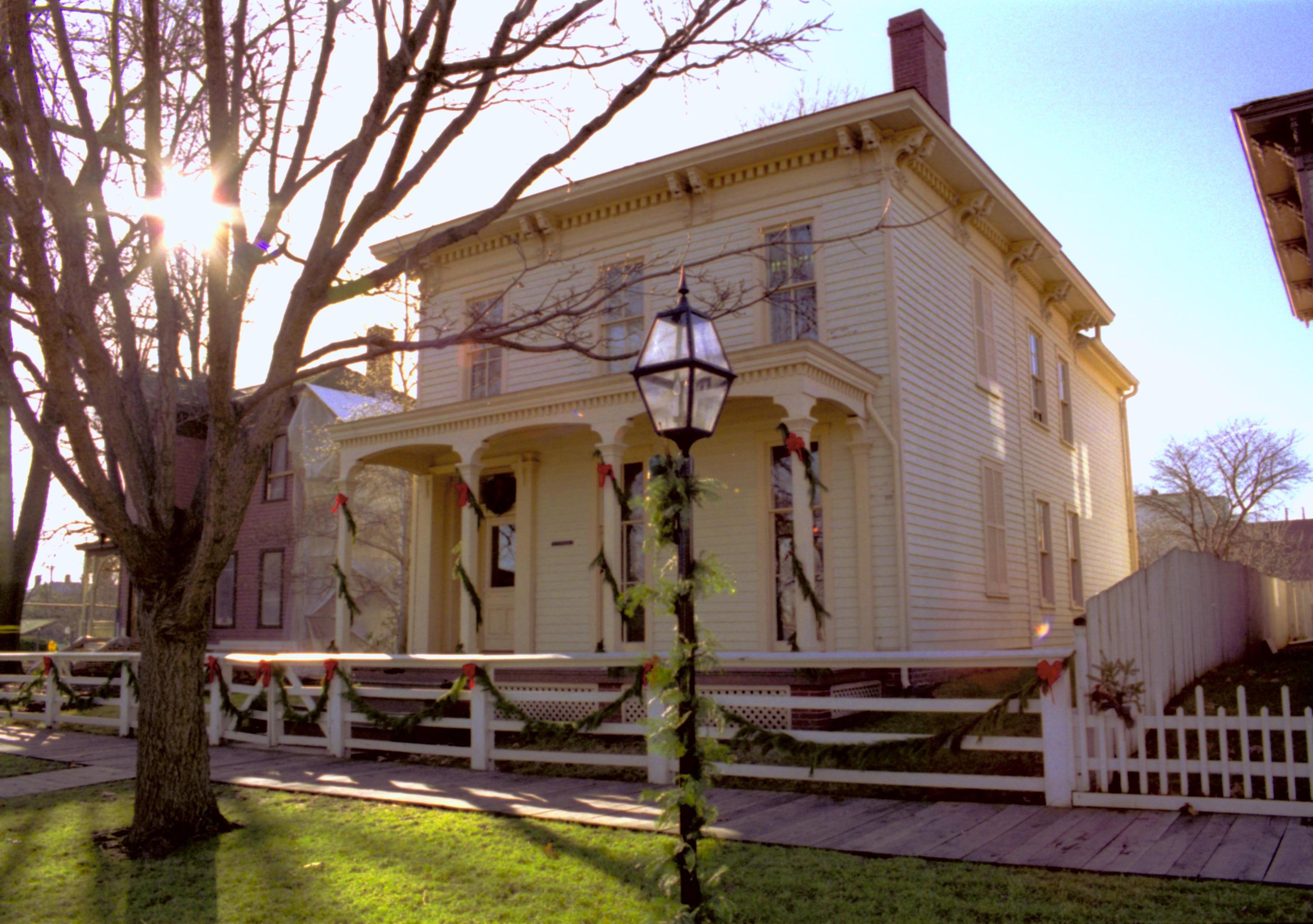 NA Lincoln Home NHS- Christmas in Licoln Neighborhood 1993, Holiday Decorations Christmas, decorations, neighborhood