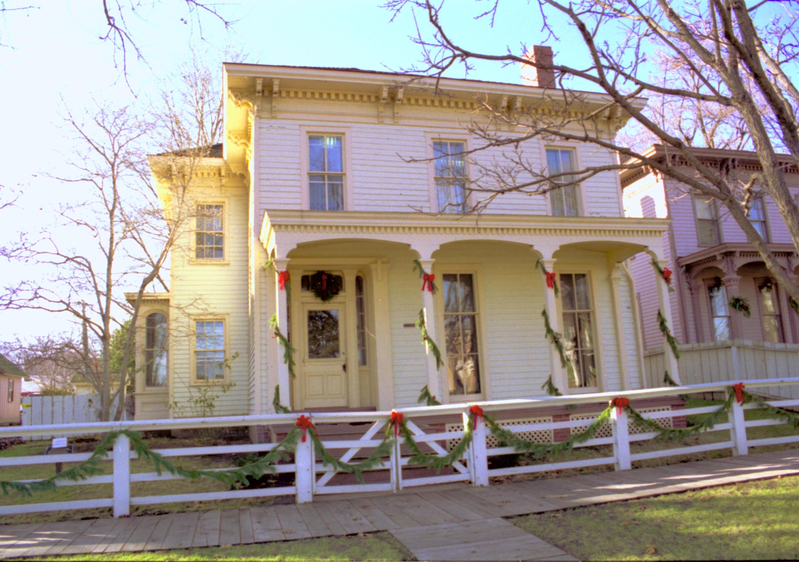 NA Lincoln Home NHS- Christmas in Licoln Neighborhood 1993, Holiday Decorations Christmas, decorations, neighborhood