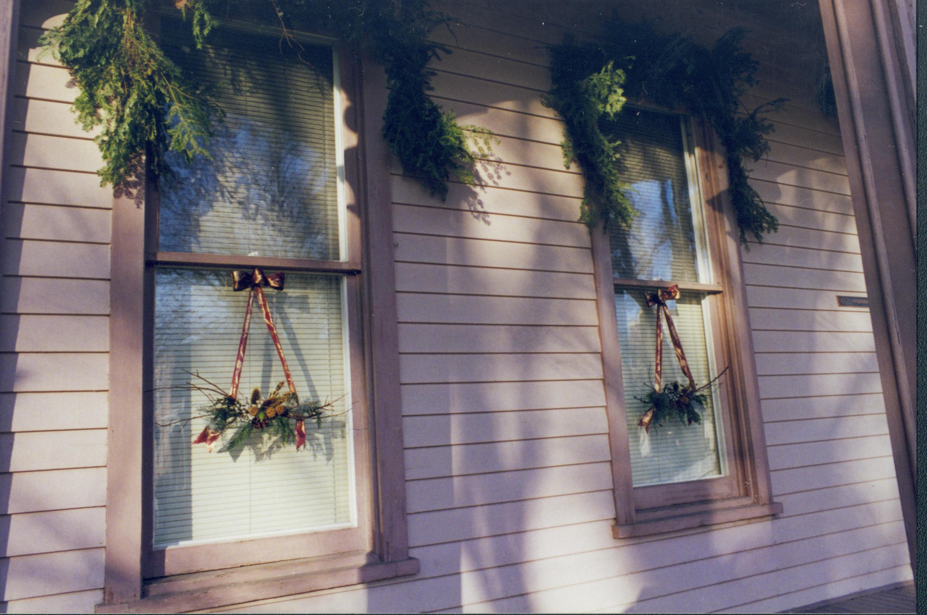 NA Lincoln Home NHS- Christmas in Licoln Neighborhood 1995, Christmas 1995 Christmas, decorations, neighborhood