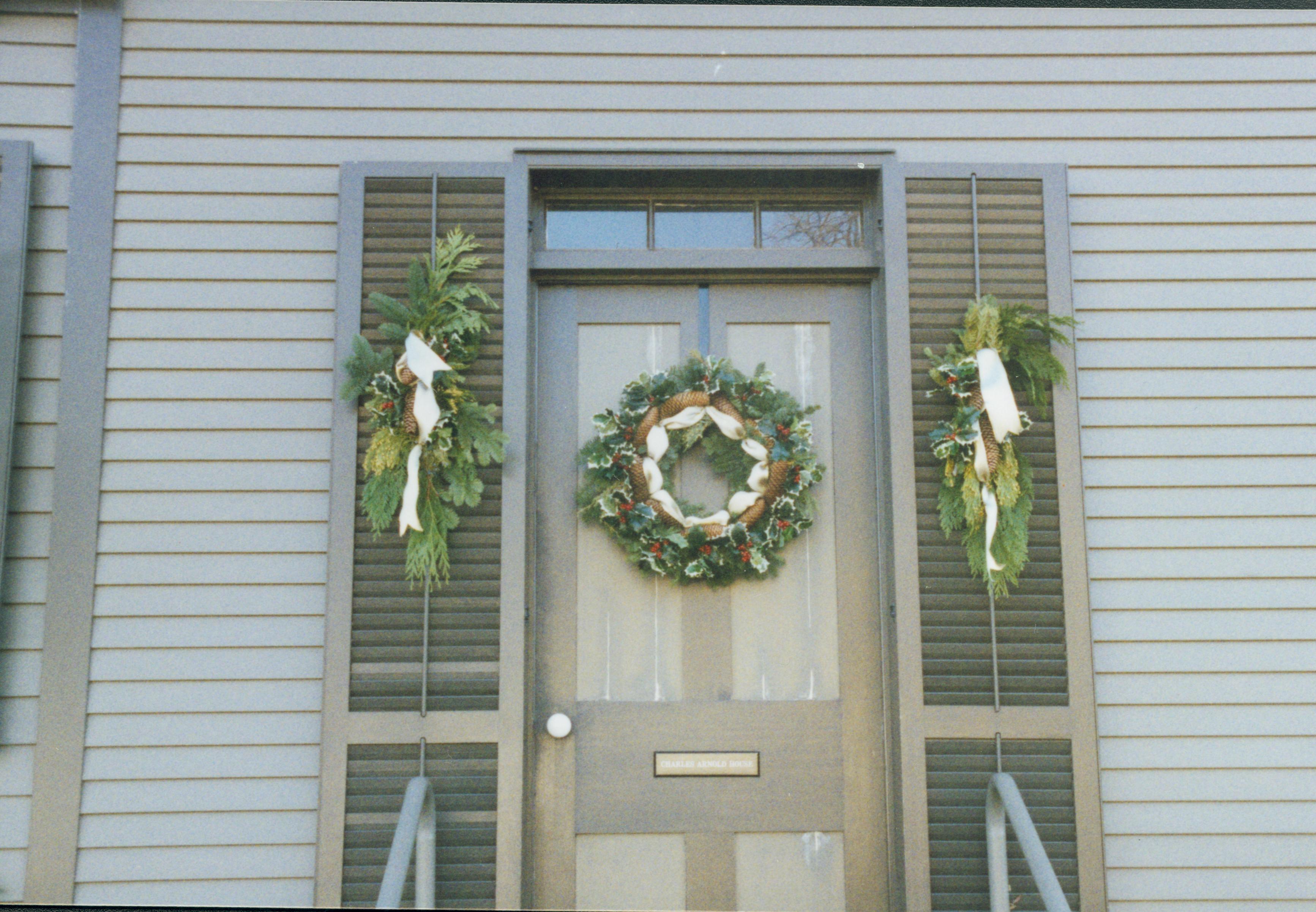 Wreath on North door of Arnold House. Lincoln Home NHS- Christmas in Lincoln Neighborhood 2000, HS-20 2000-10 Christmas, decorations, neighborhood