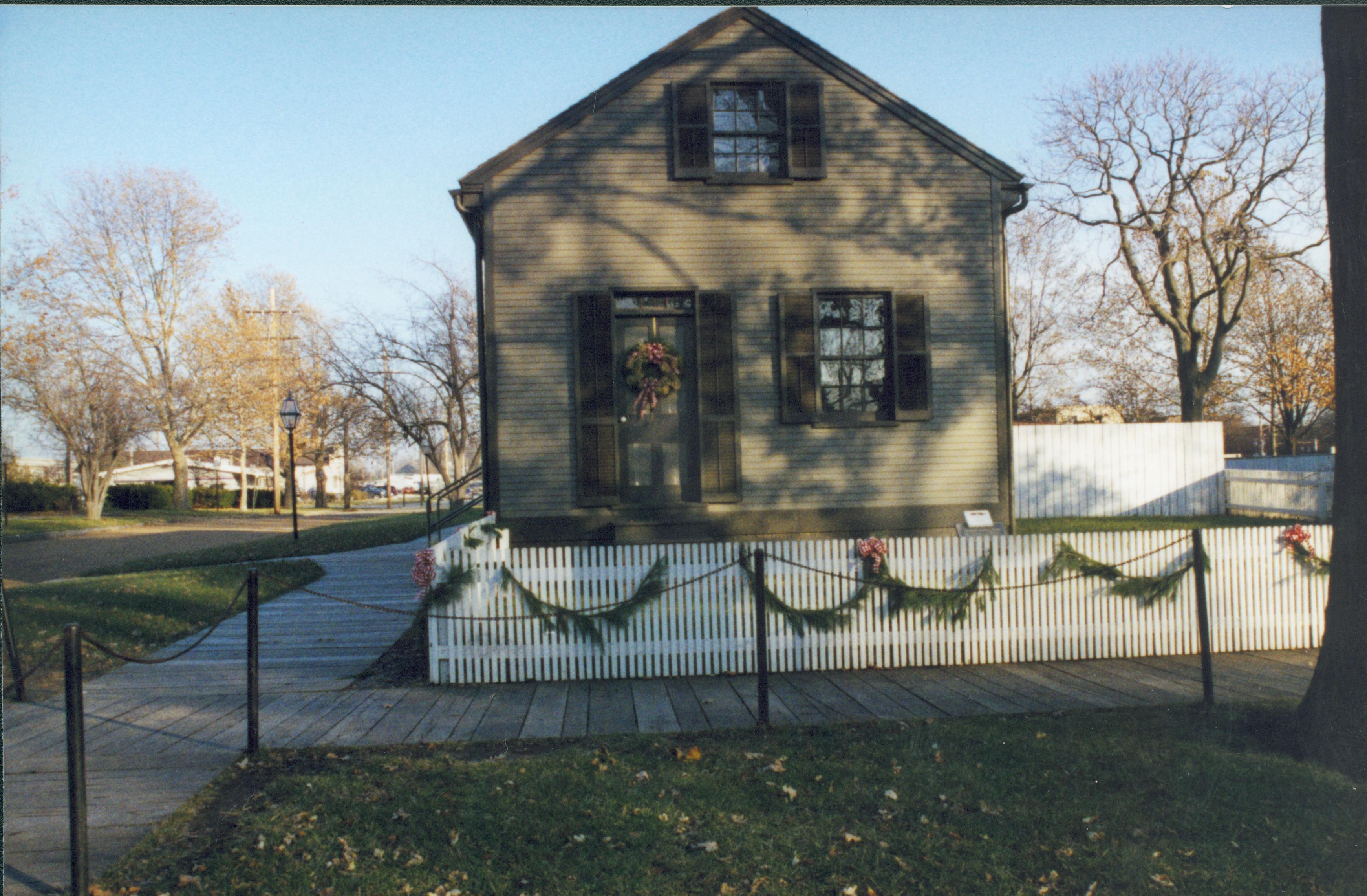 Arnold house Christmas decorations Lincoln Home NHS- Christmas in Lincoln Neighborhood 2000, HS-20 2000-10 Christmas, decorations, neighborhood