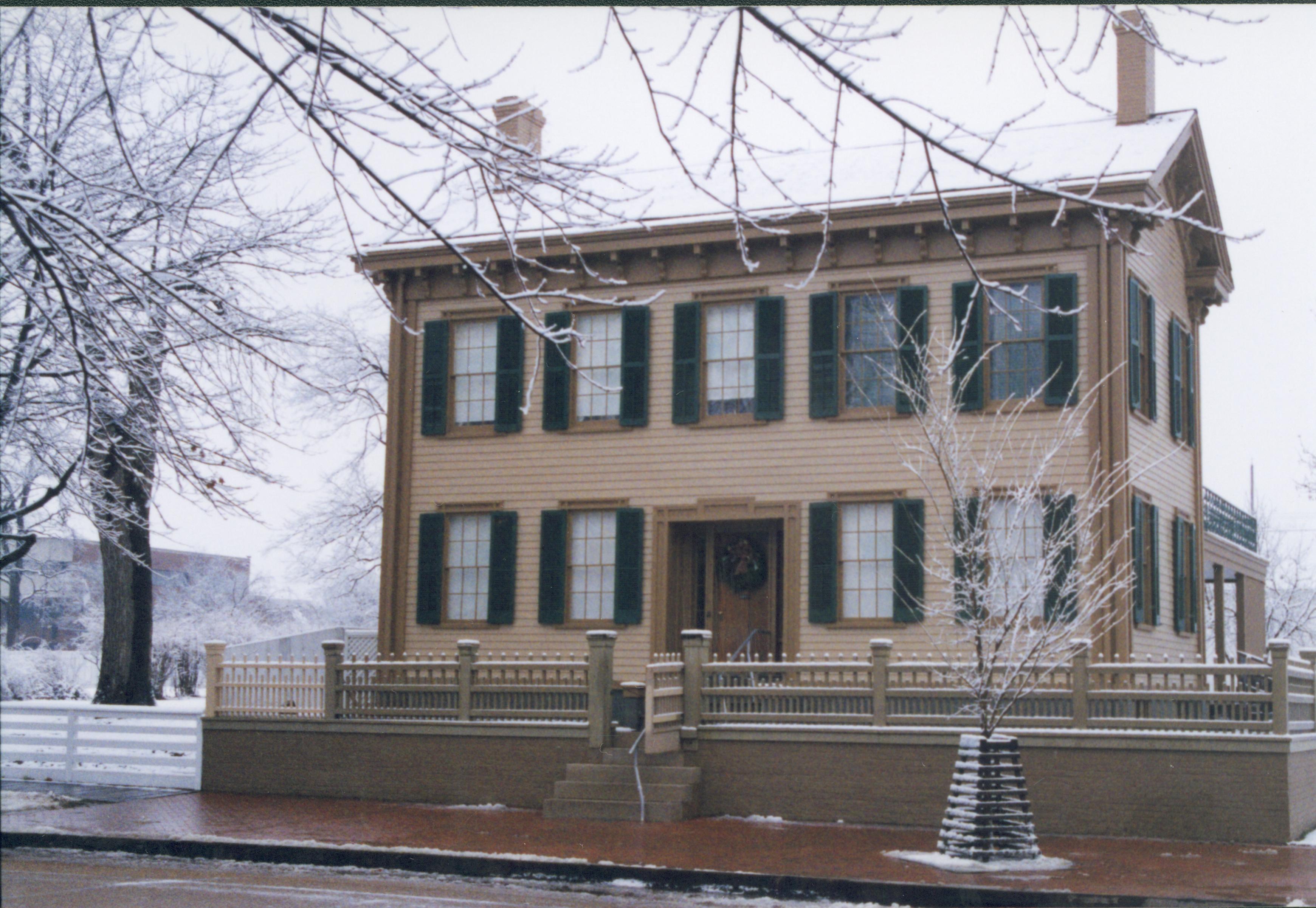 Lincoln Home with snow Lincoln Home NHS- Christmas in Lincoln Home 2001, roll 2001-7 Christmas, decorations, neighborhood