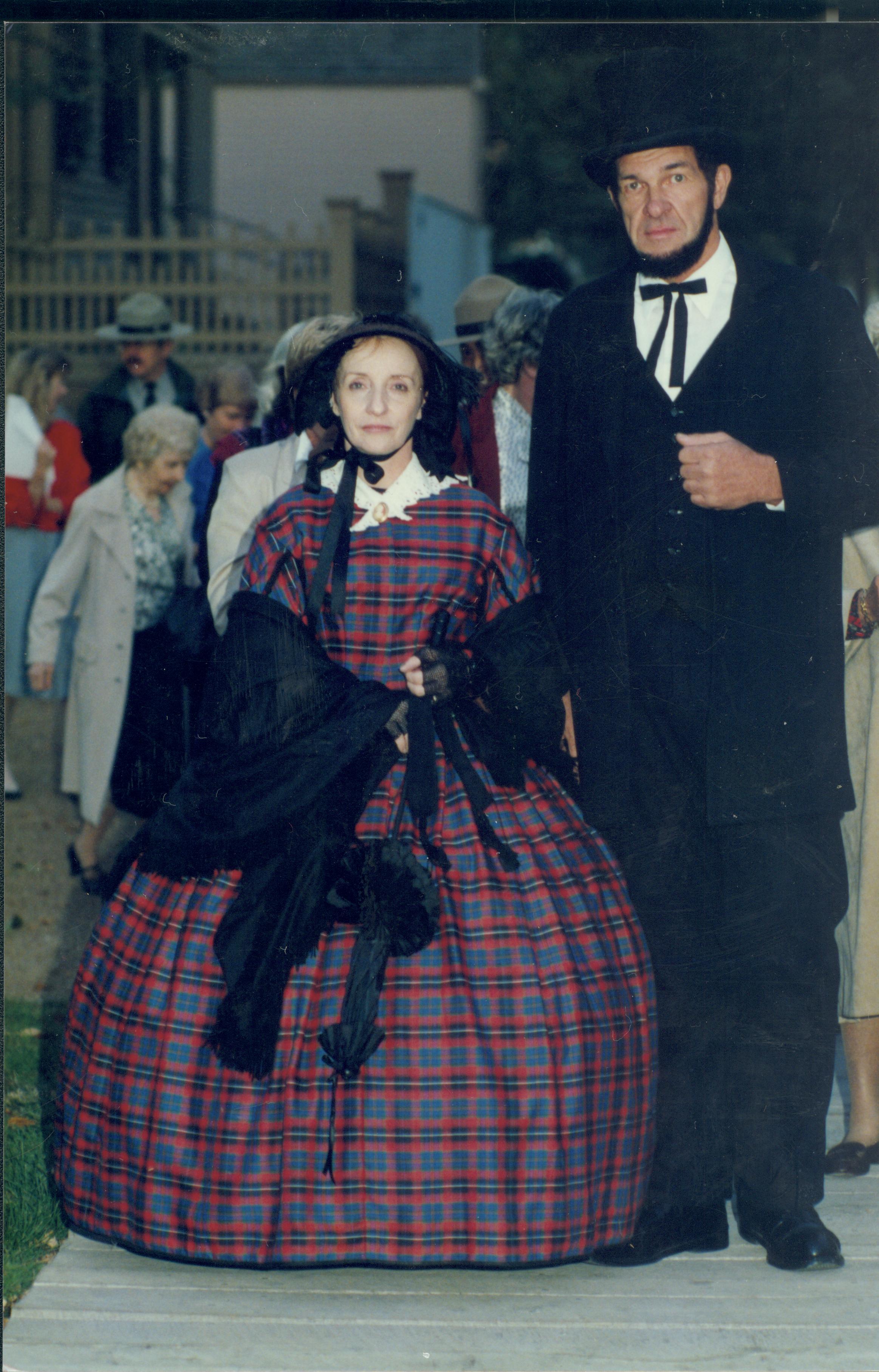 Mr. and Mrs. Lincoln impersonators. Lincoln Home NHS- Colonial Dames 9/89, Lincoln House Visitors Center, p6 colonial, impersonators