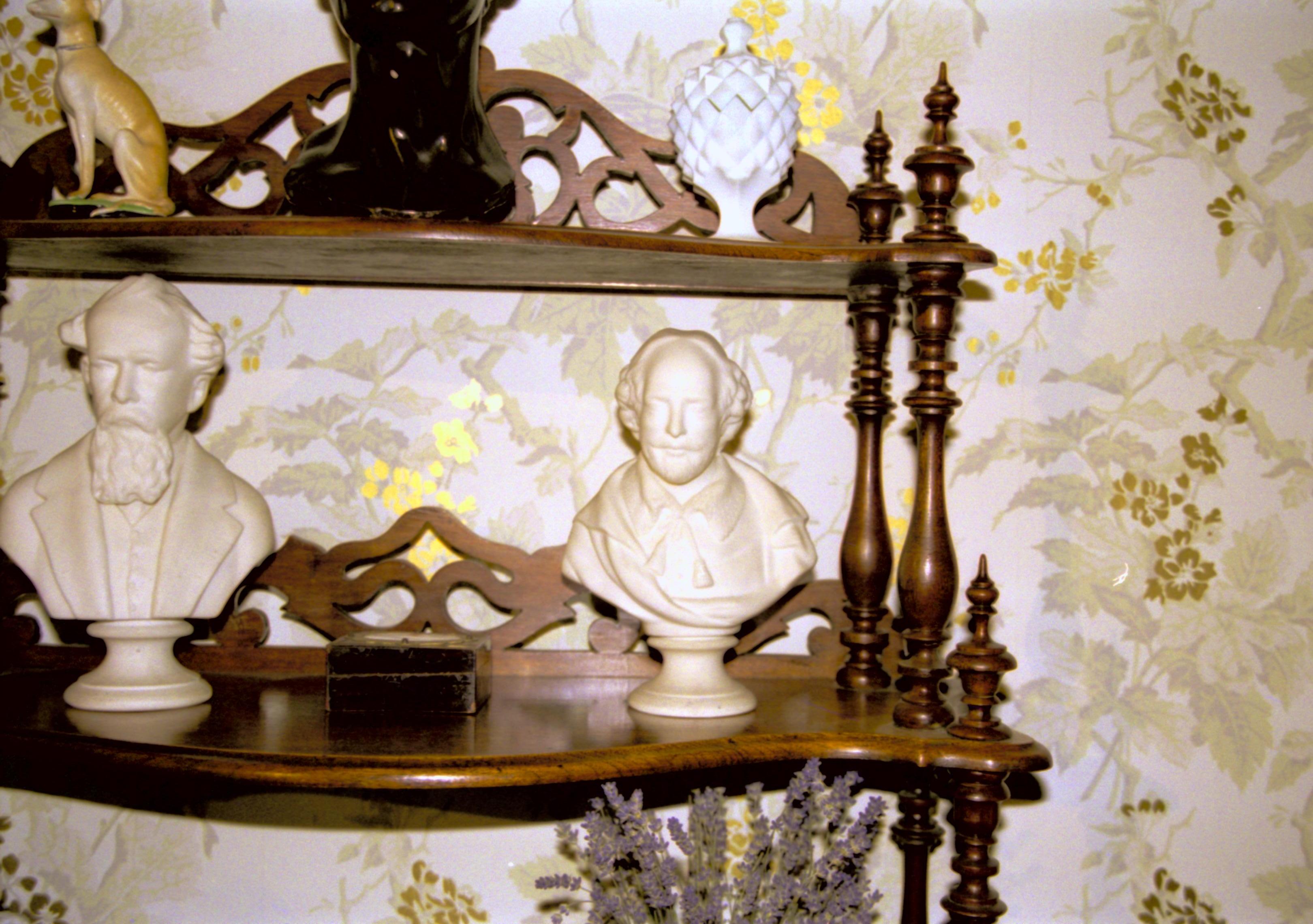 Close up of what not in front parlor. Lincoln Home NHS- C-SPAN, 614499 C-SPAN, furnishings, bust