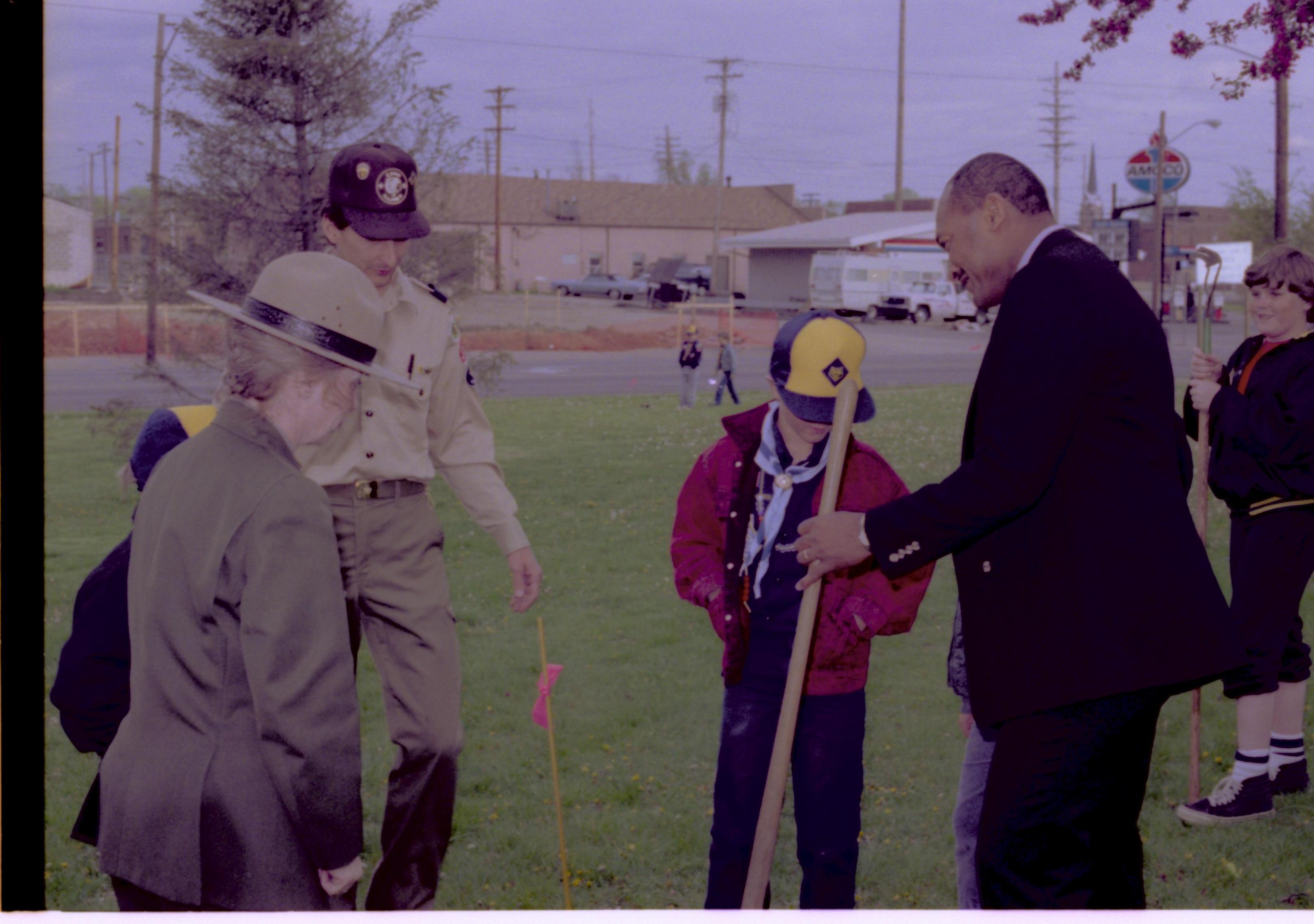 NA Lincoln Home NHS- Earth Day 1989 Earth Day, tree, planting