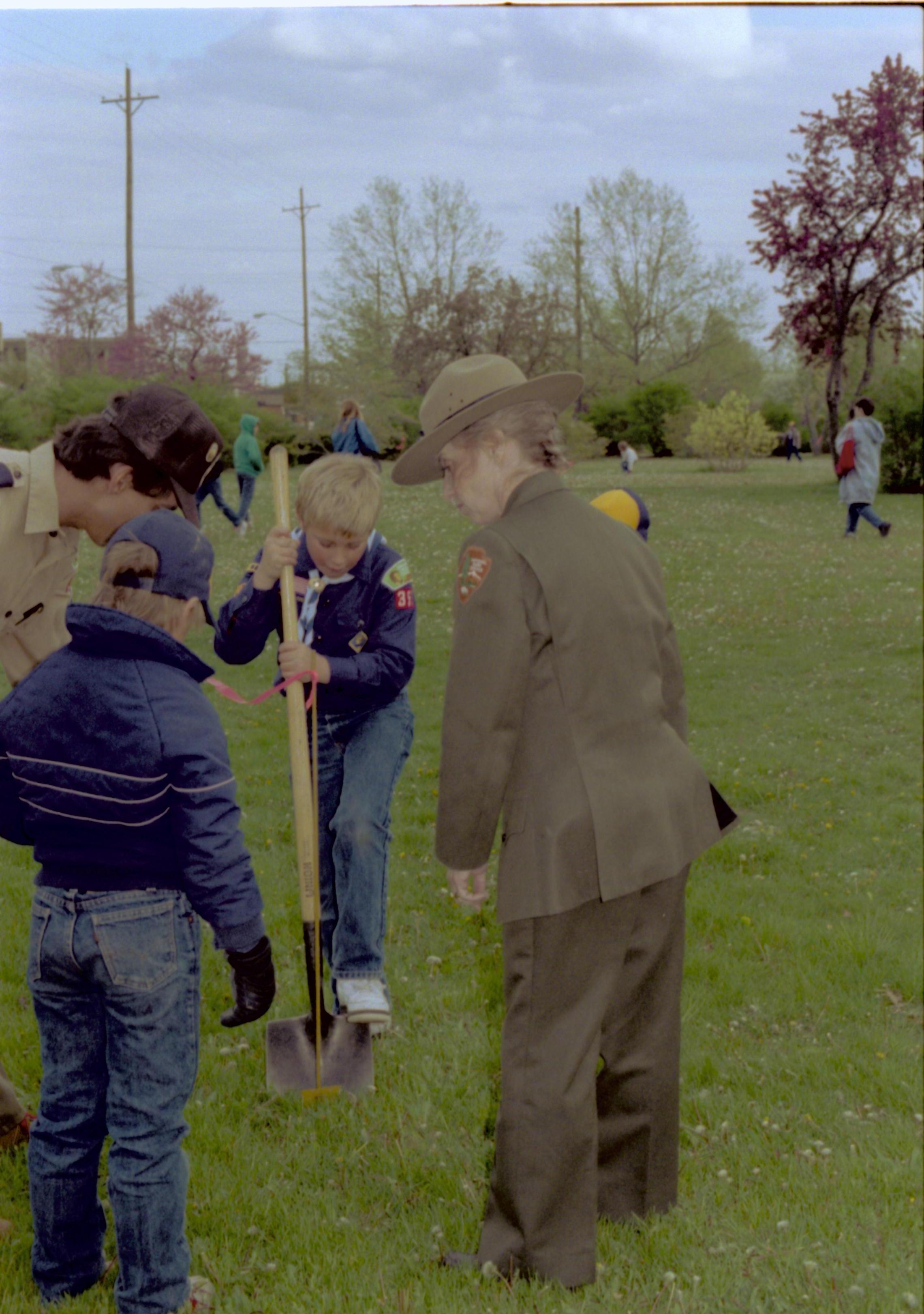 NA Lincoln Home NHS- Earth Day 1989 Earth Day, tree, planting