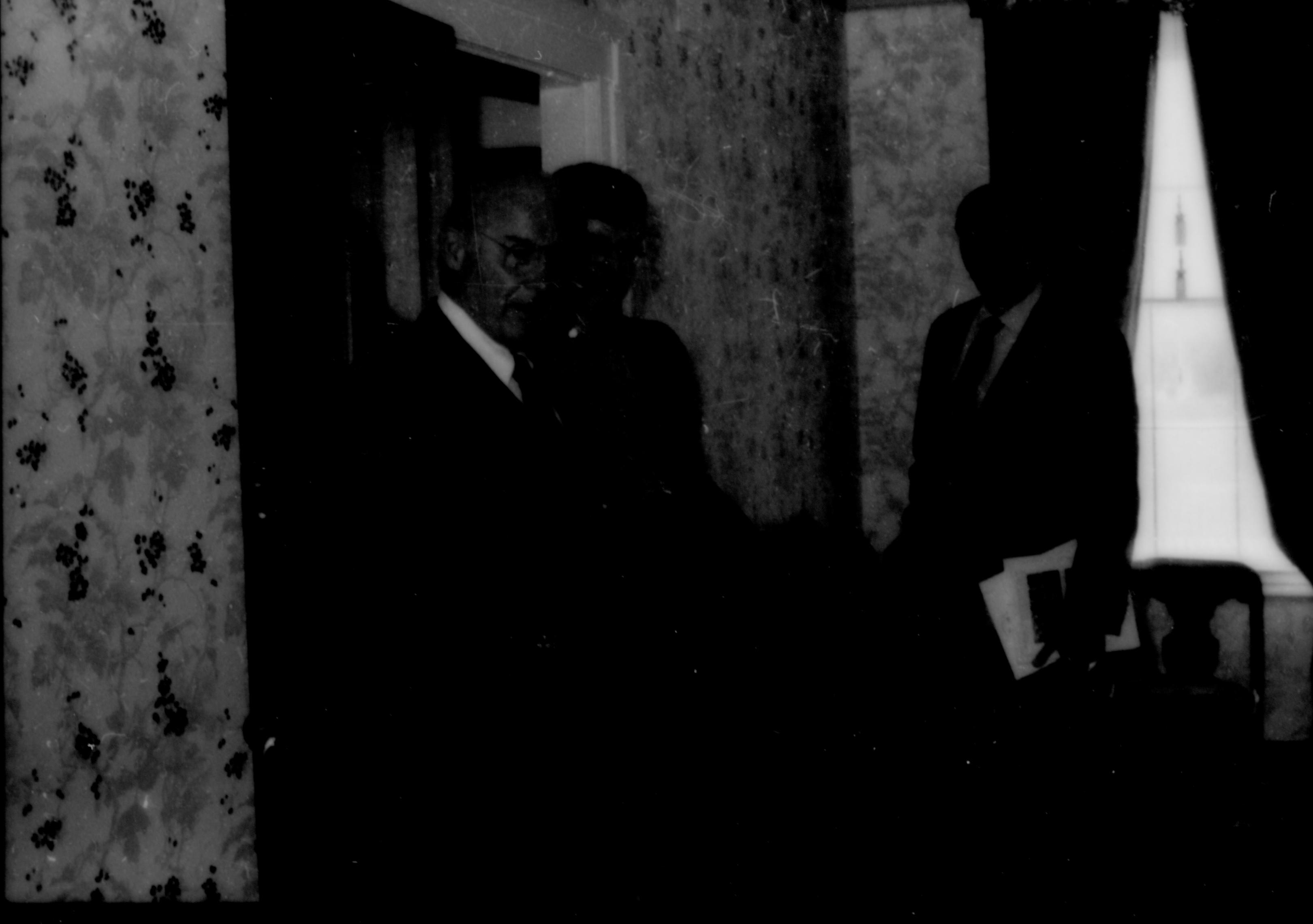 Bad picture Lincoln Home NHS- Paul Findley and Michel VIP visit, 127 Finley, Michel, visit, program