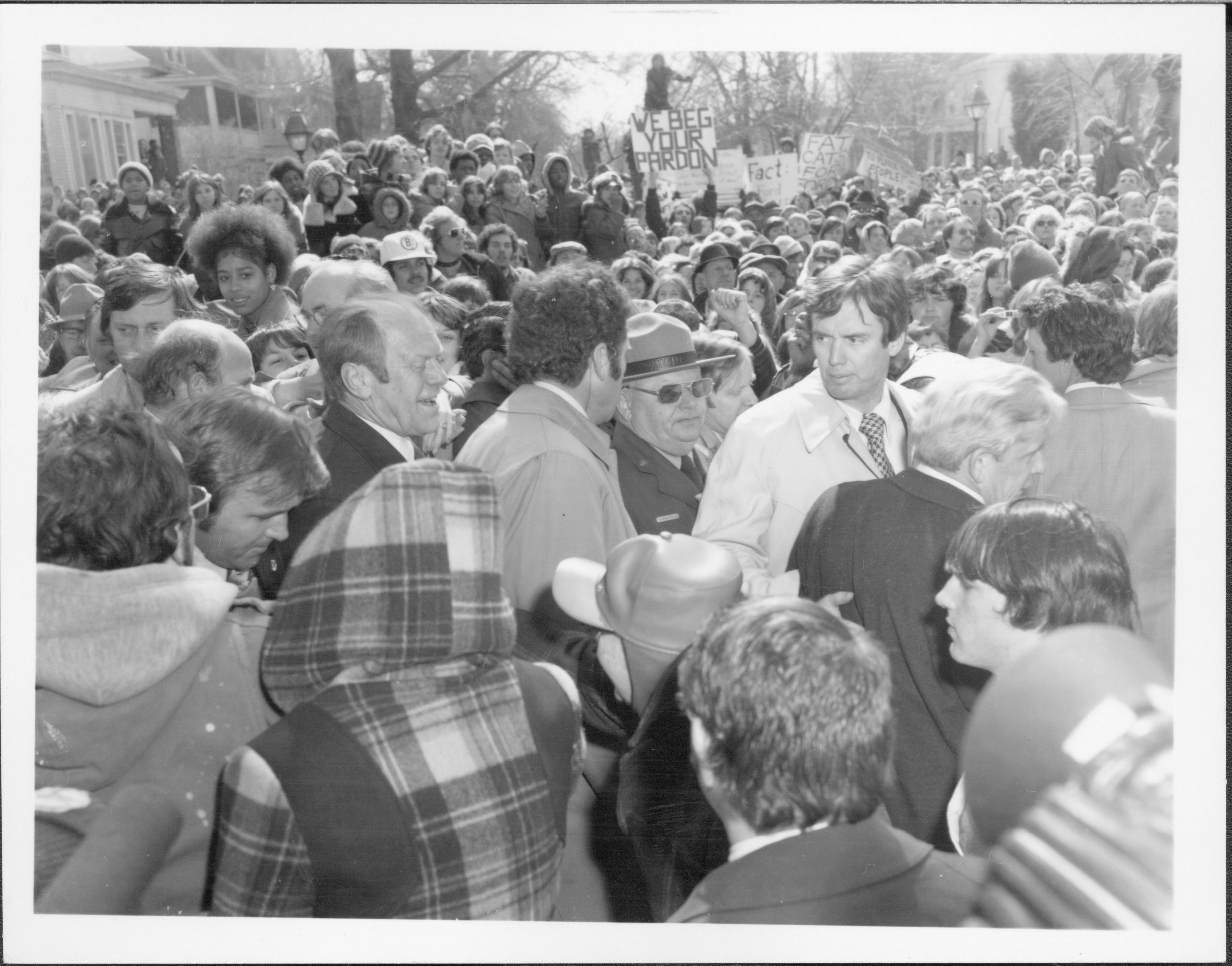 President Ford, al Banton, Paul Findley out in the crowd Lincoln Home NHS- President Ford and V.C. Corner Stone, neg #4 class 1000, class 8 pic 26, 136 President, Ford, visit, dedication