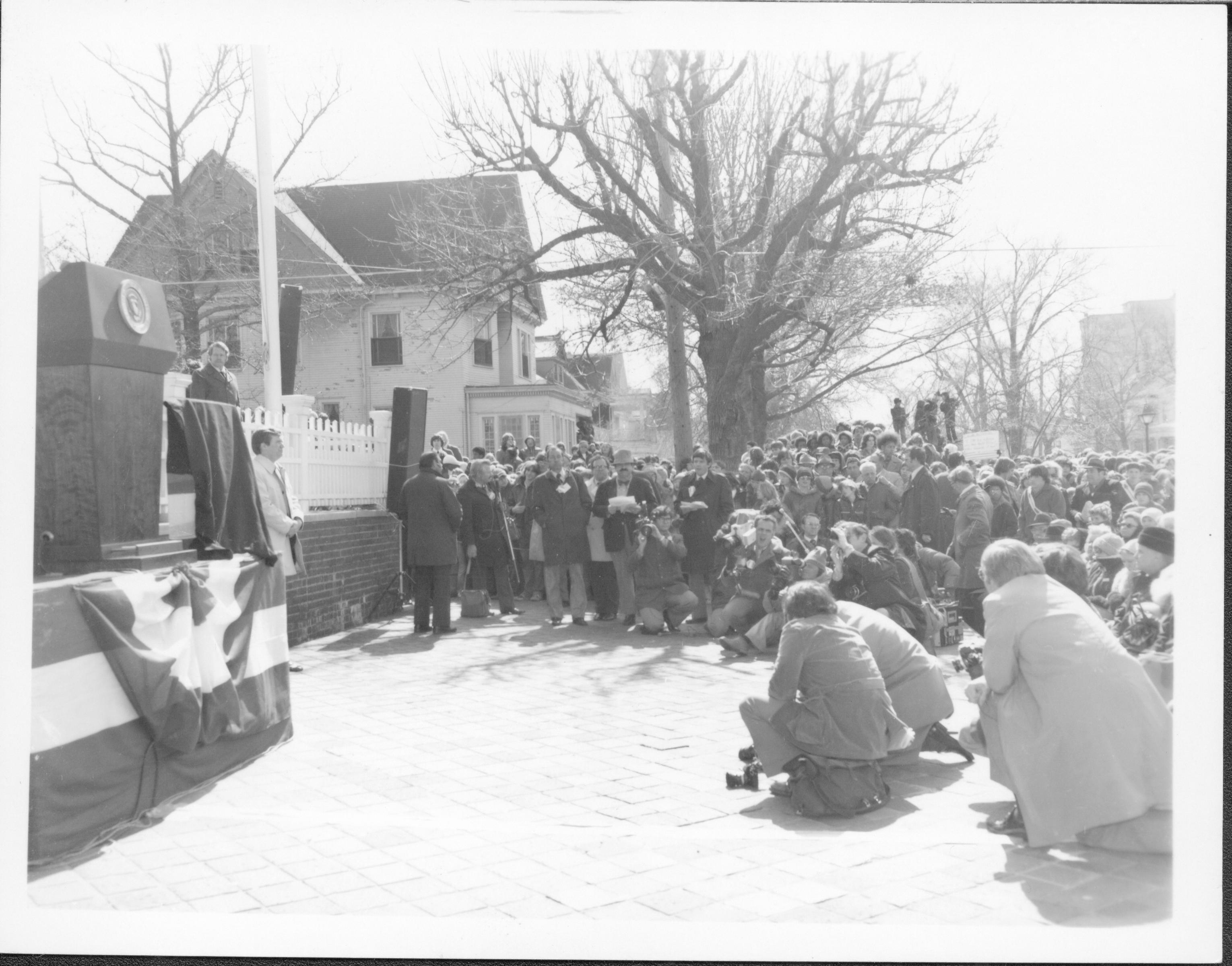 Crowd to the west of platform Lincoln Home NHS- President Ford and V.C. Corner Stone, neg #6 class 1000, class 8 pic 7, 117 President, Ford, visit, dedication