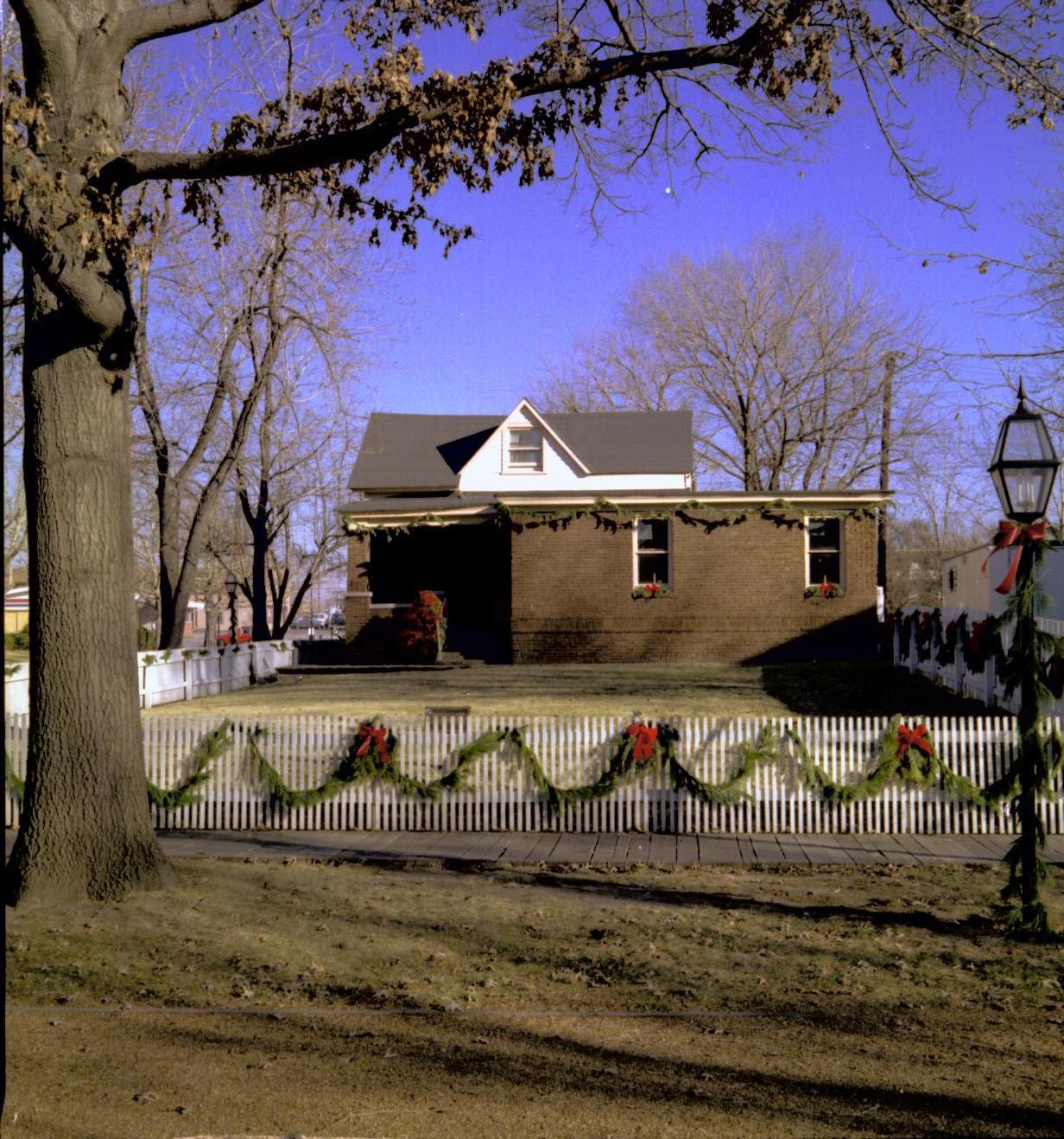 NA Lincoln Home NHS- Christmas in Lincoln Neighborhood Christmas, decorations