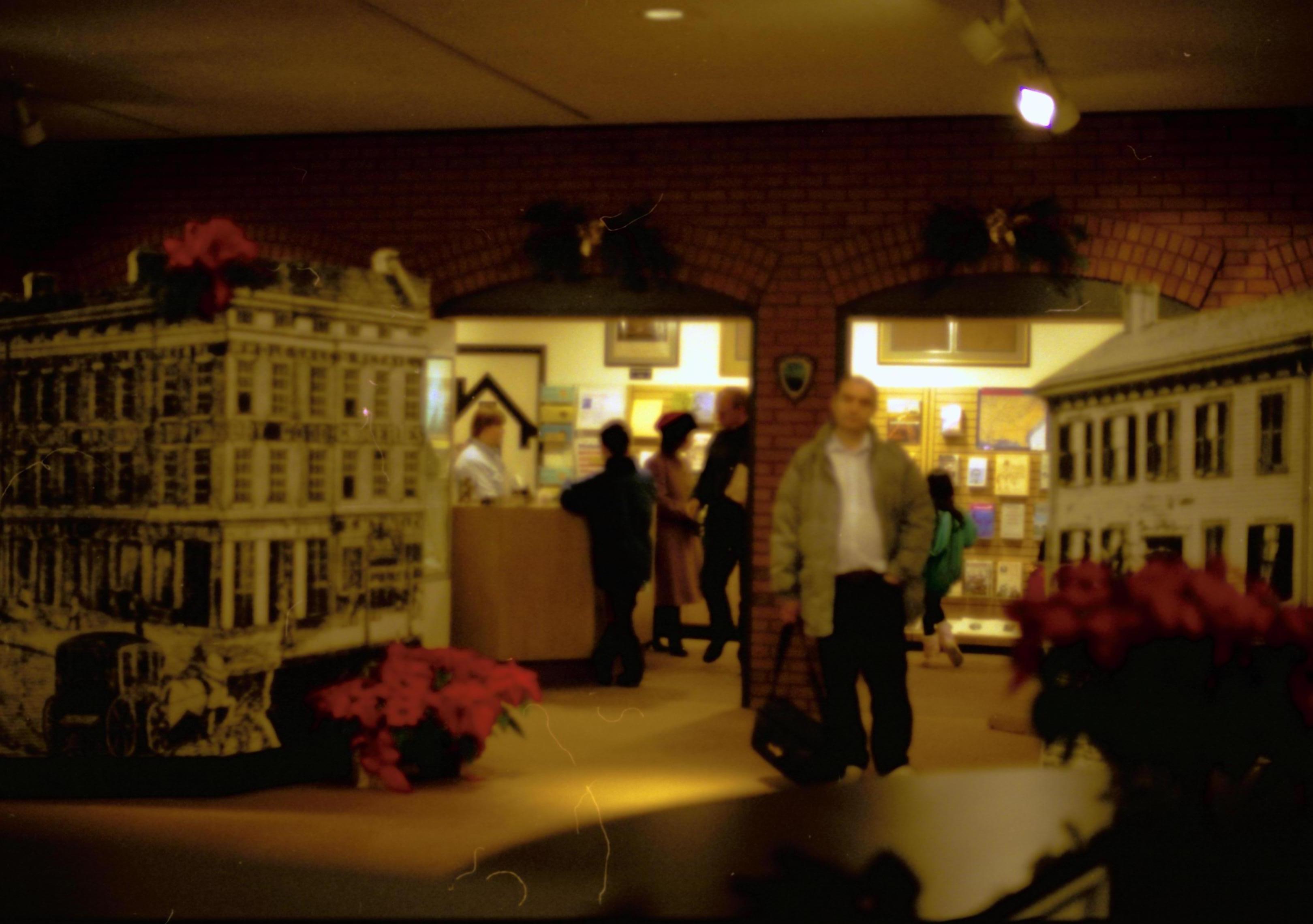 NA Lincoln Home NHS- Christmas in Lincoln Neighborhood, 444375, 80 B Christmas, decorations, exhibit