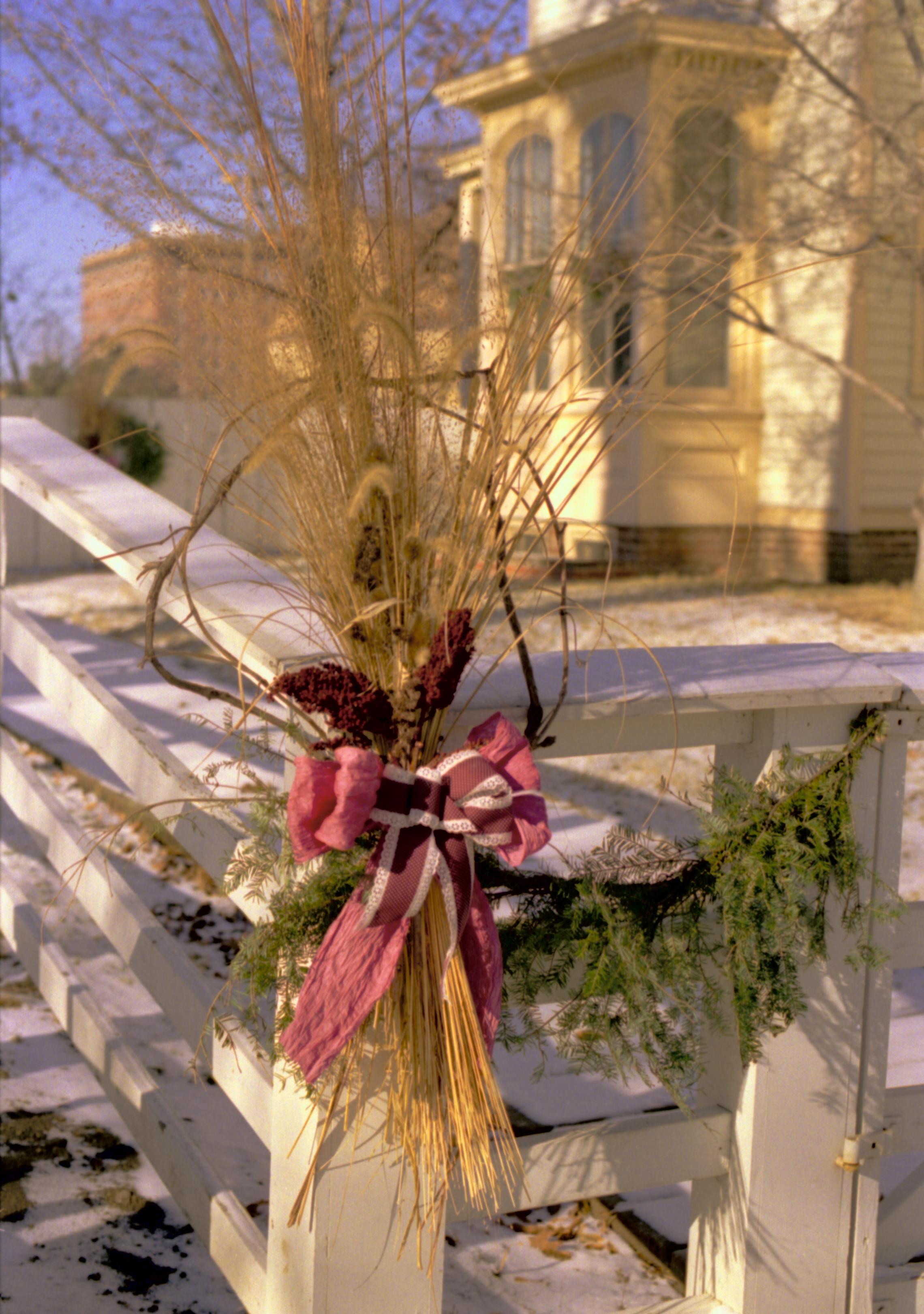 NA Lincoln Home NHS- Christmas in Lincoln Neighborhood, 8197, 137A, 19 Christmas, decorations