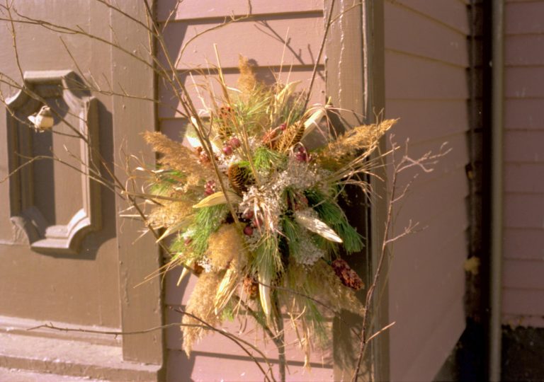 NA Lincoln Home NHS- Christmas in Lincoln Neighborhood, 8197, 136A, 19 Christmas, decorations