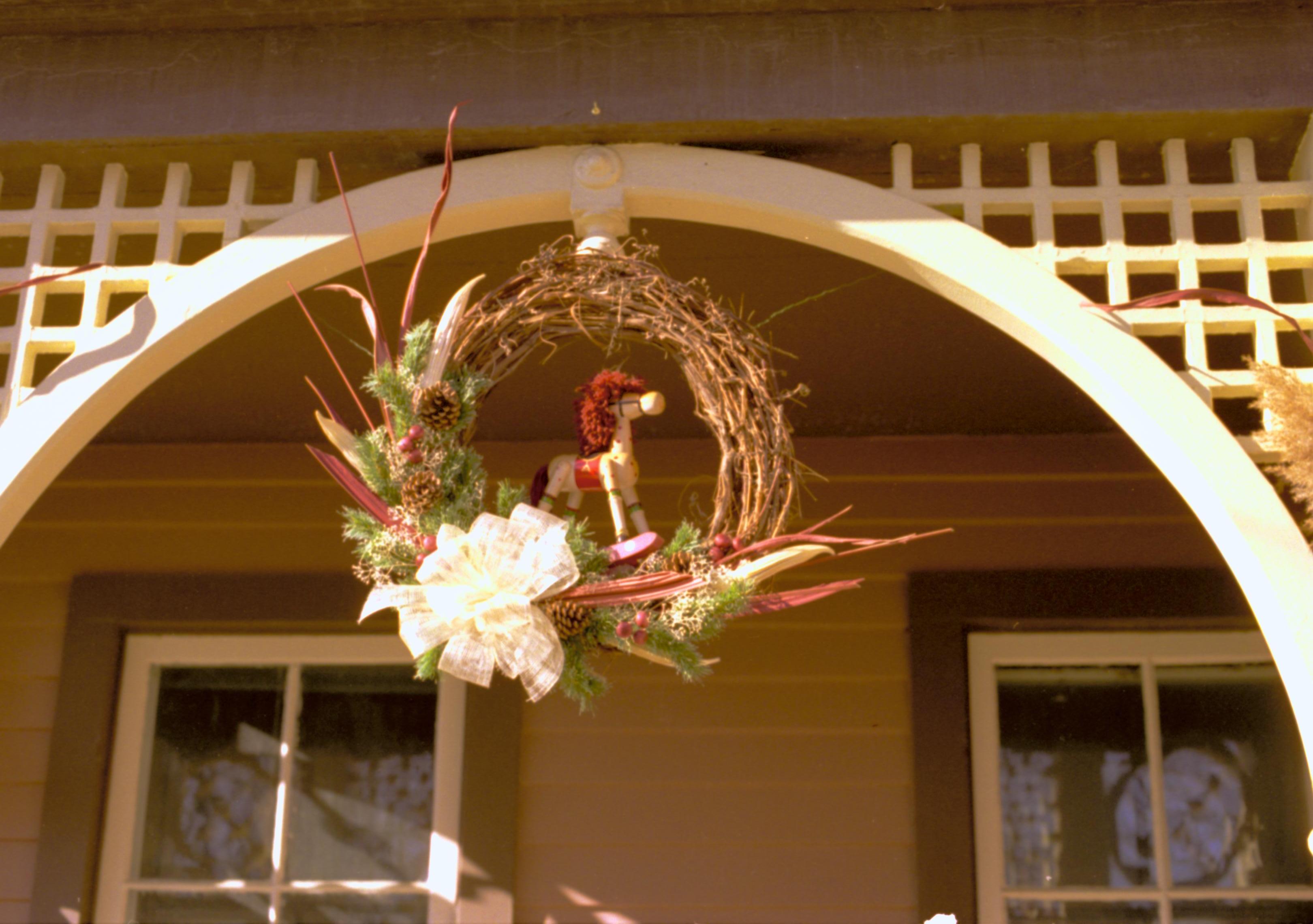 NA Lincoln Home NHS- Christmas in Lincoln Neighborhood, 8197, 136A, 19 Christmas, decorations