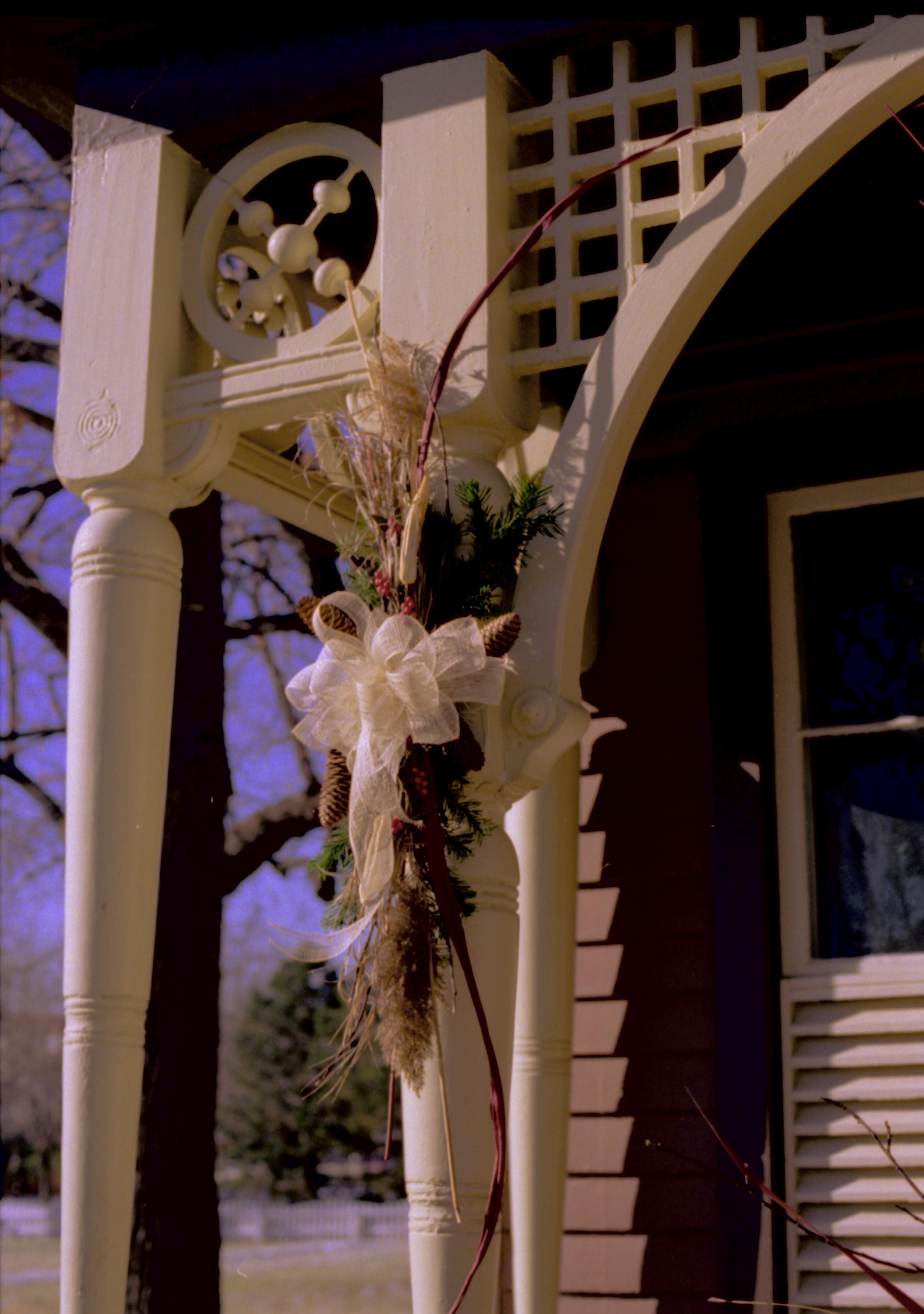 NA Lincoln Home NHS- Christmas in Lincoln Neighborhood, 8197, 136A, 19 Christmas, decorations