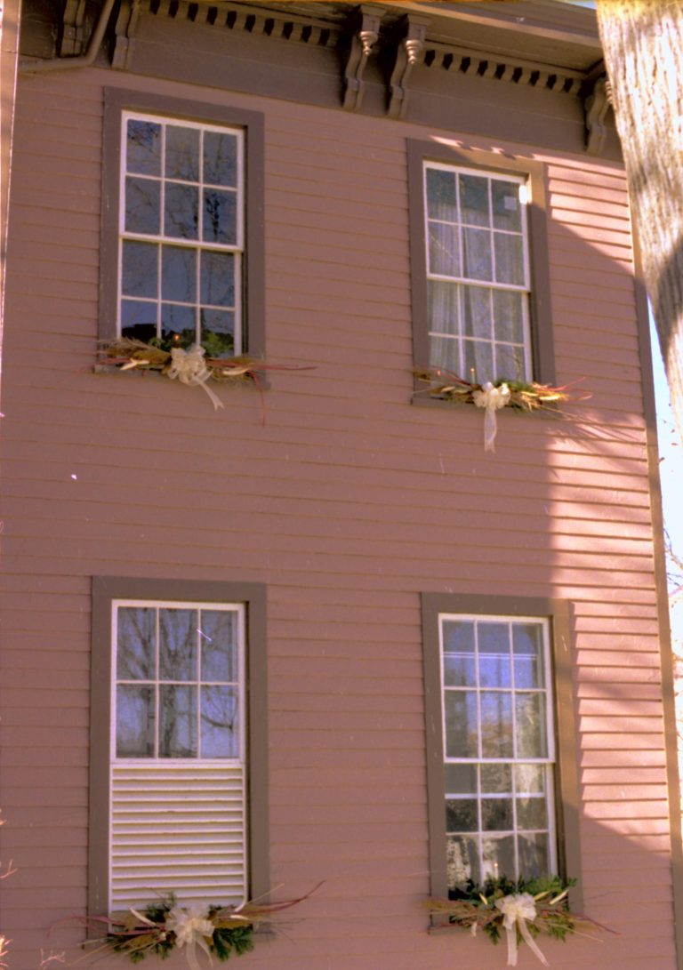 NA Lincoln Home NHS- Christmas in Lincoln Neighborhood, 8197, 136A, 19 Christmas, decorations