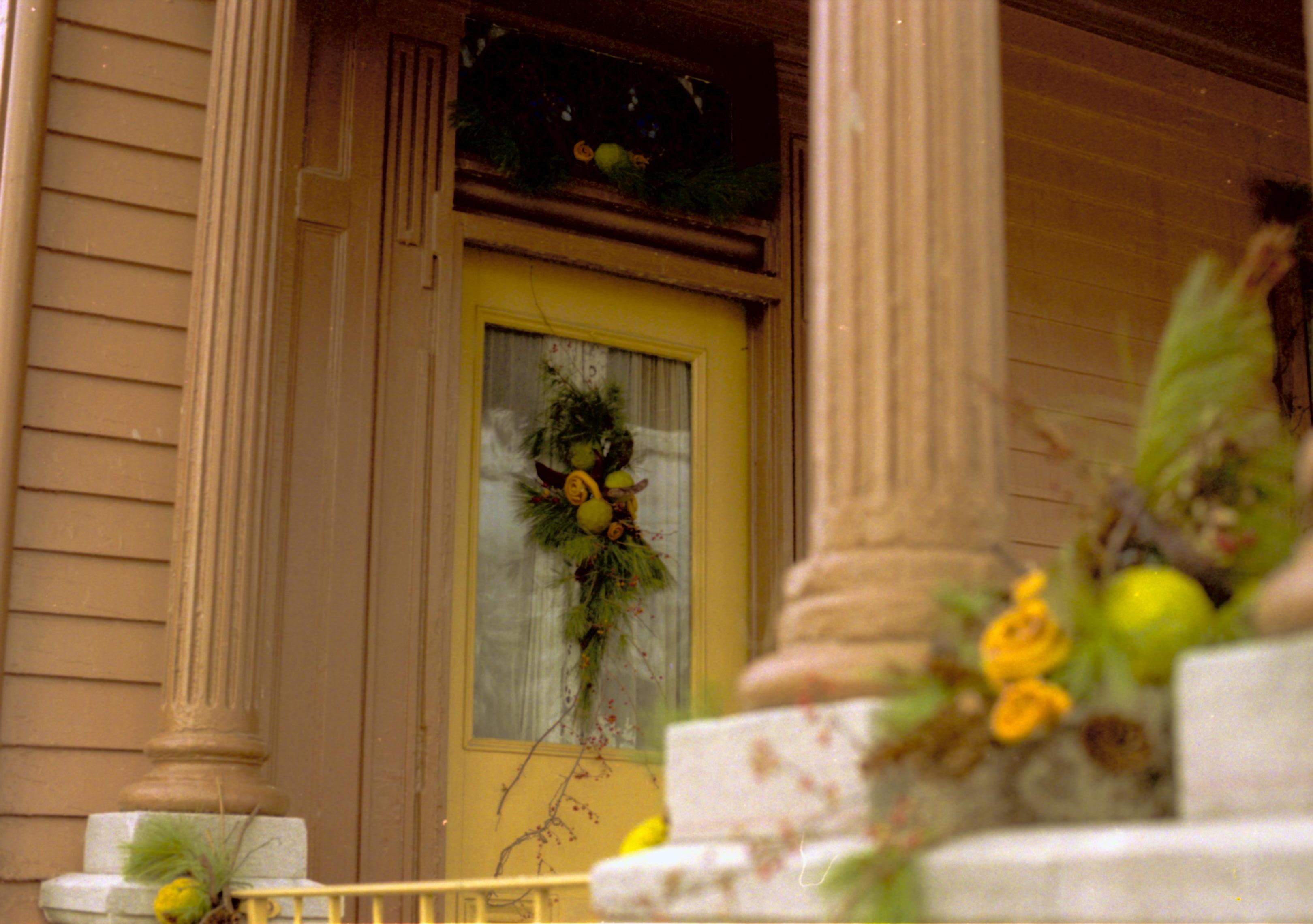 NA Lincoln Home NHS- Christmas in Lincoln Neighborhood, 92A, 14 Christmas, decorations