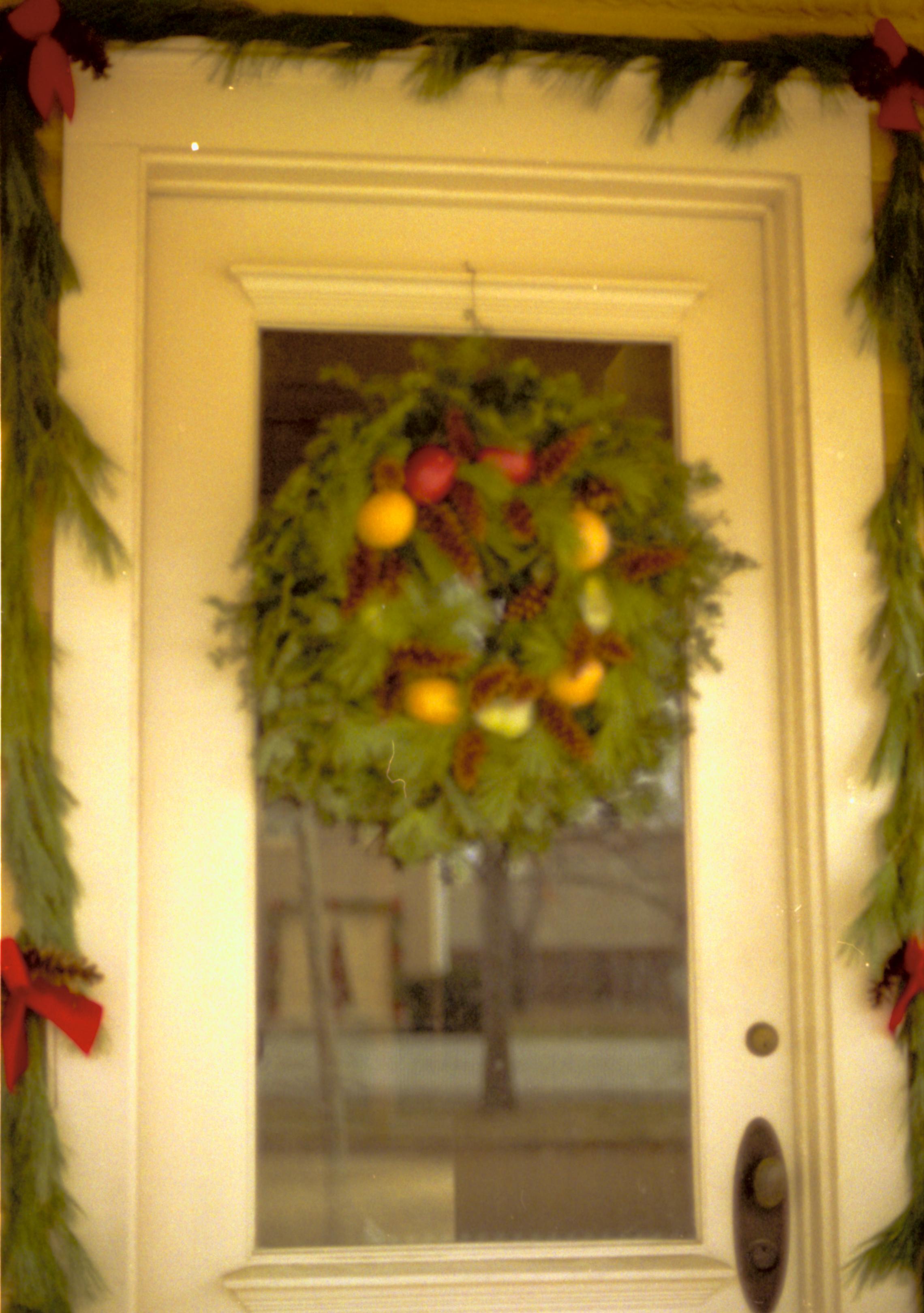 NA Lincoln Home NHS- Christmas in Lincoln Neighborhood, 92A, 14 Christmas, decorations