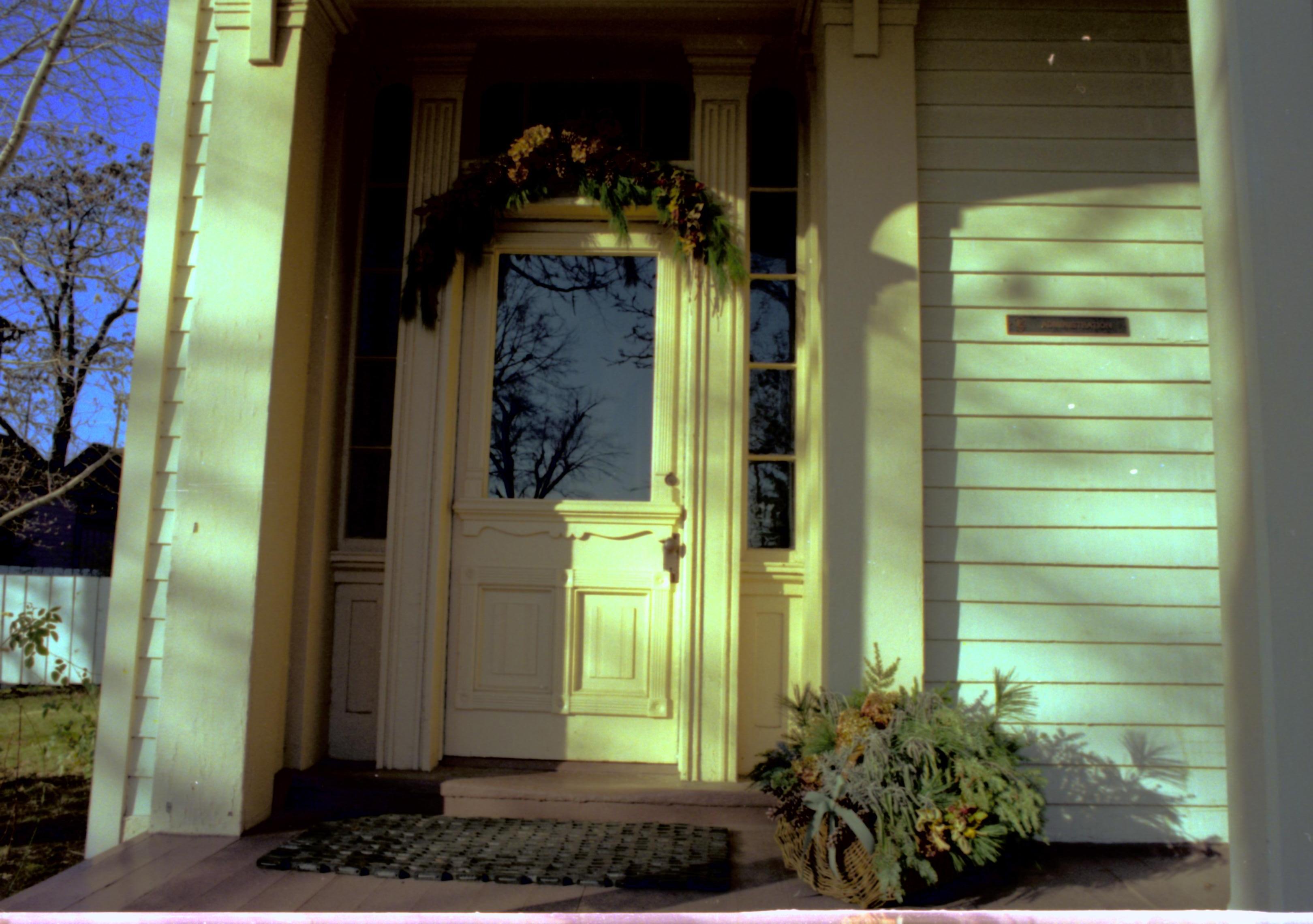 NA Lincoln Home NHS- Christmas in Lincoln Neighborhood, 131A, 416726 Christmas, decorations