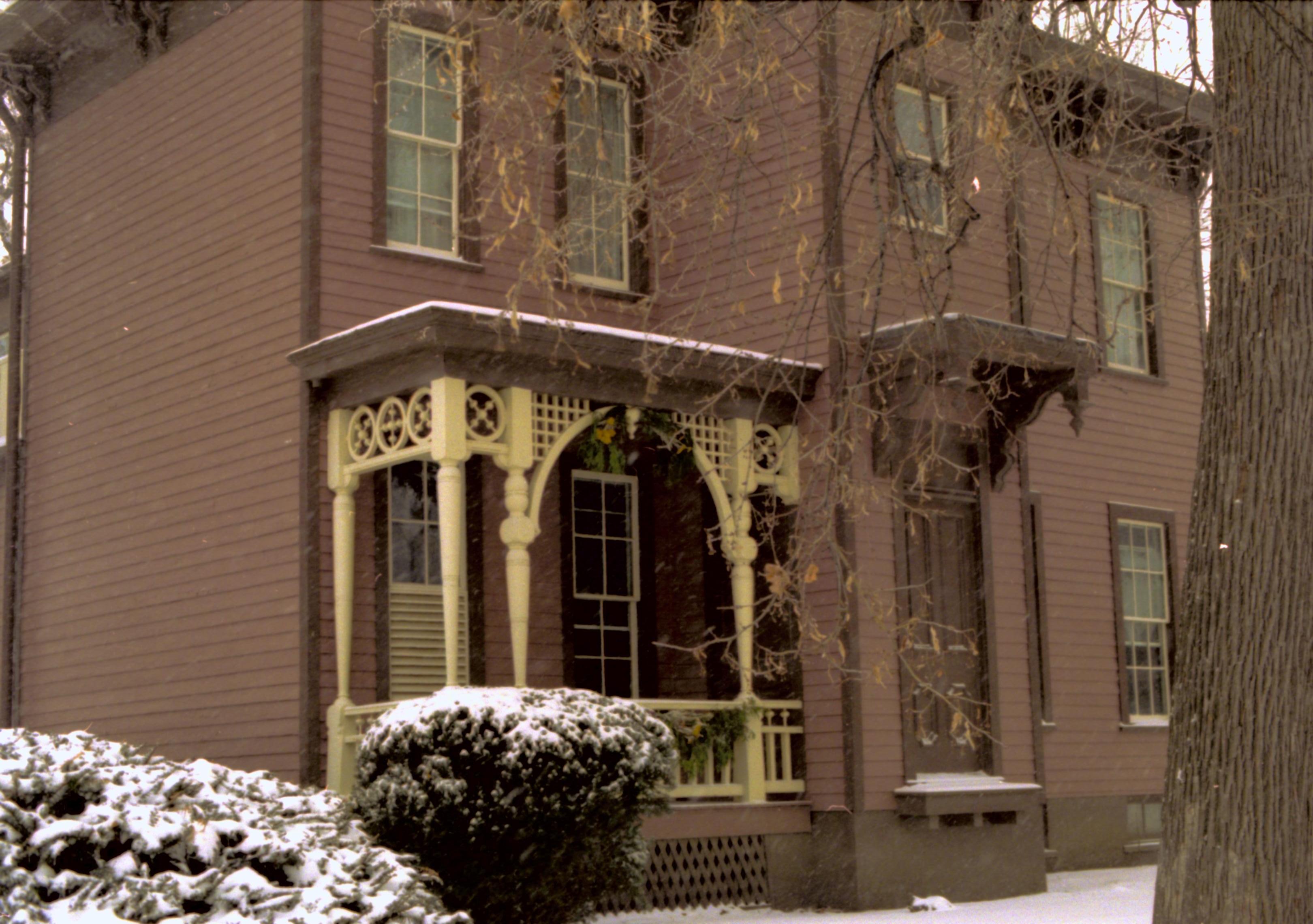 NA Lincoln Home NHS- Christmas in Lincoln Neighborhood, 129A, 416714 Christmas, decorations