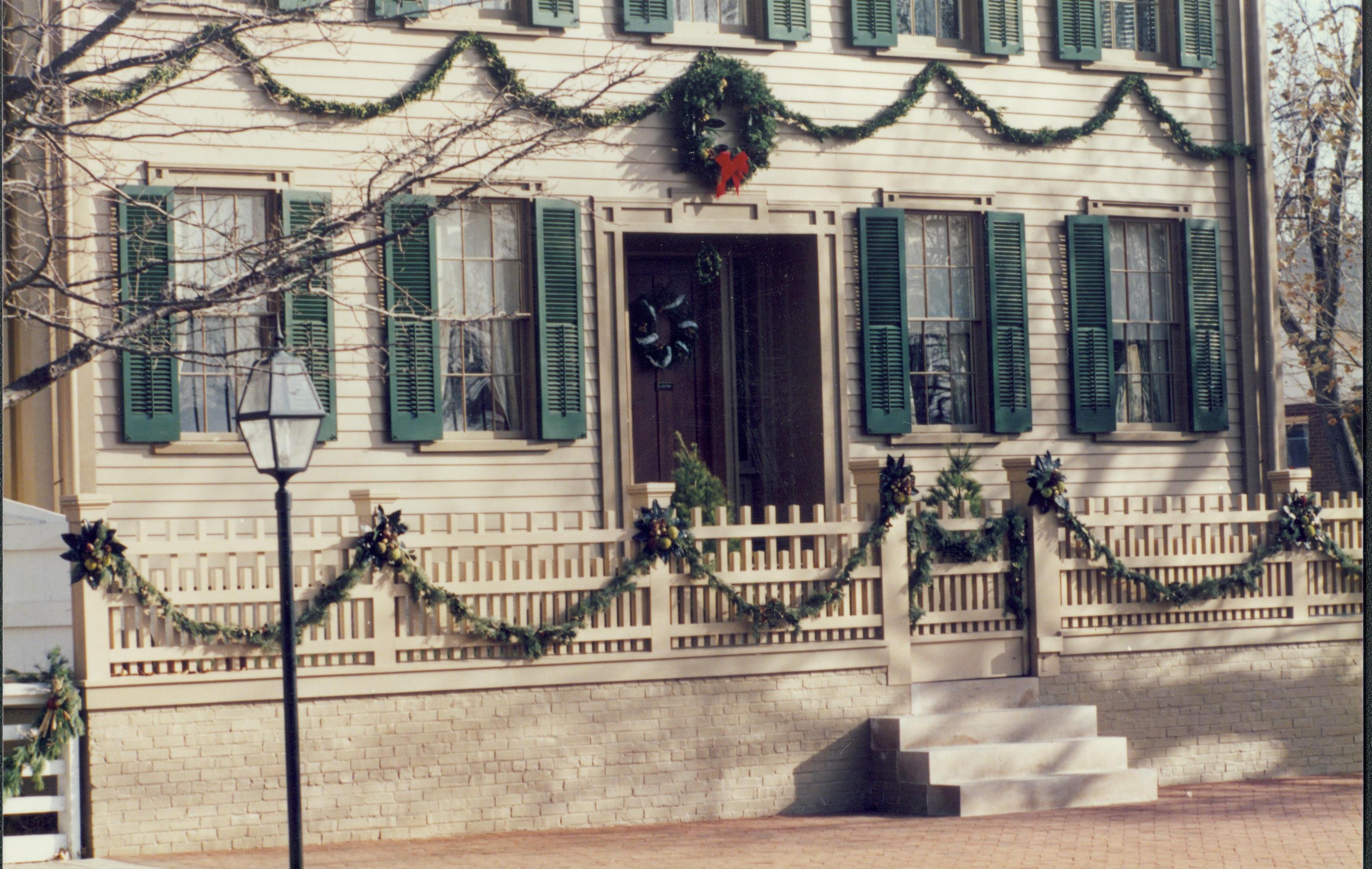 NA Lincoln Home NHS- Christmas in Lincoln Neighborhood Christmas, decorations, neighborhood