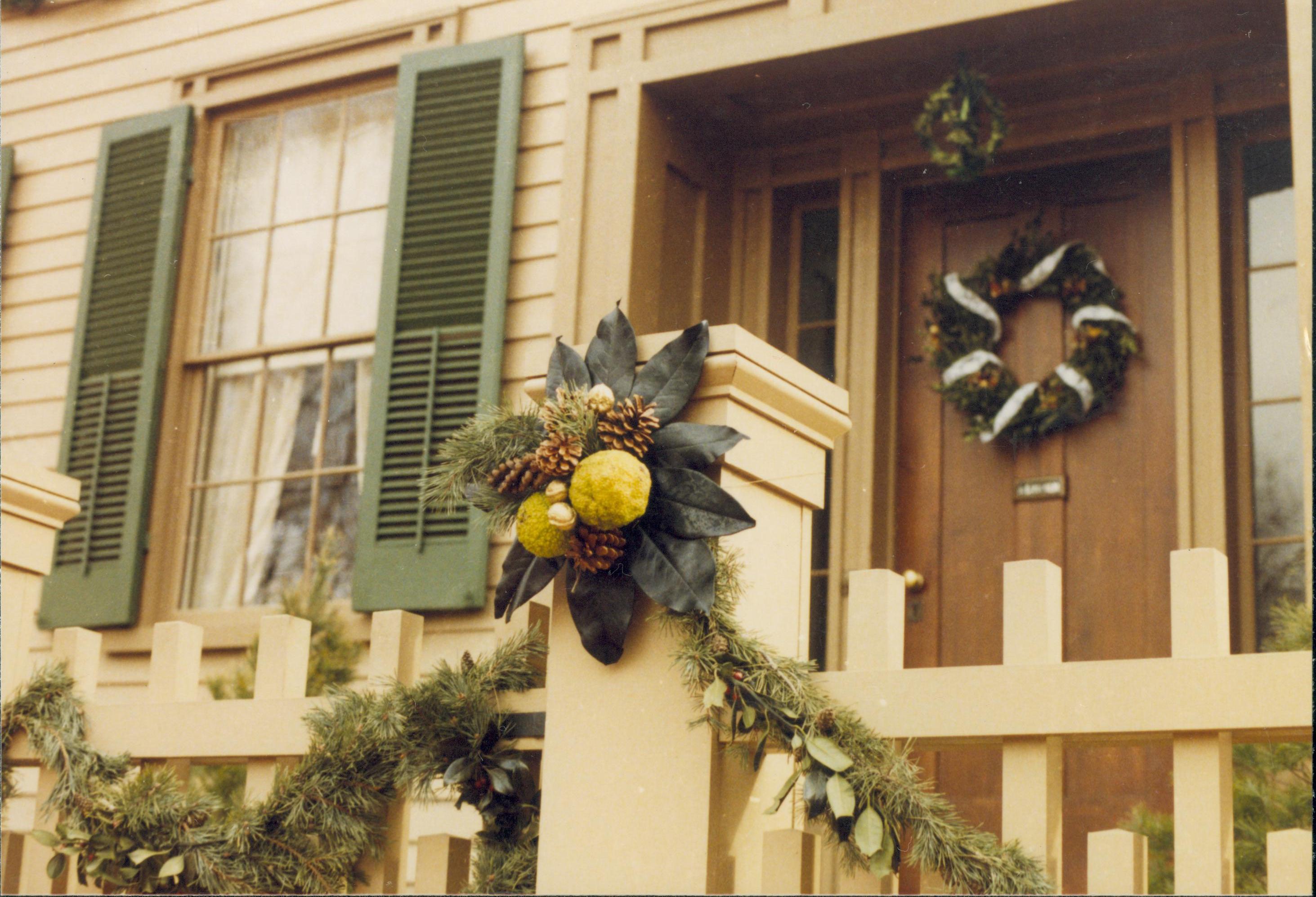 NA Lincoln Home NHS- Christmas in Lincoln Neighborhood Christmas, decorations, neighborhood