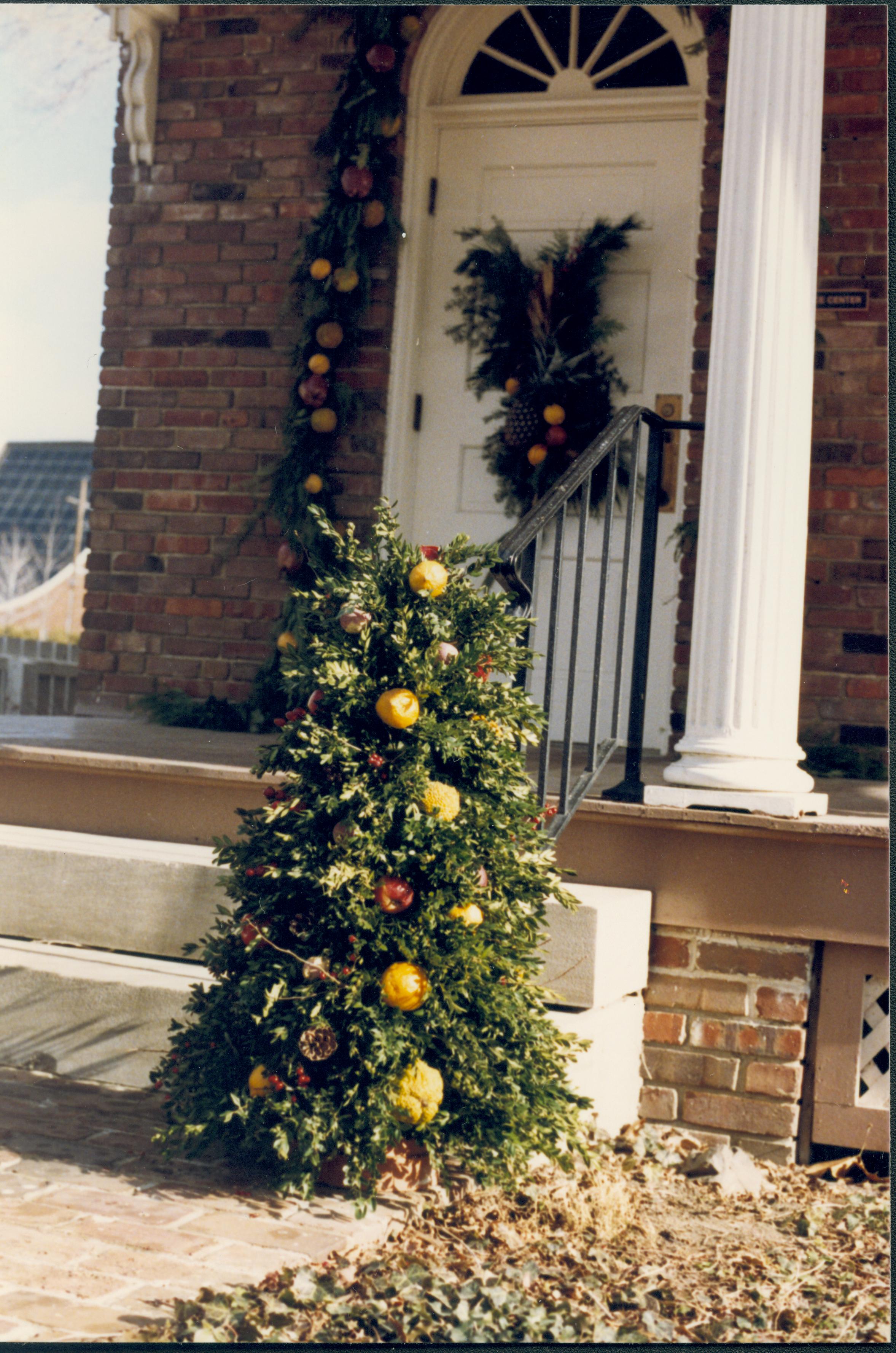 NA Lincoln Home NHS- Christmas in Lincoln Neighborhood Christmas, decorations, neighborhood
