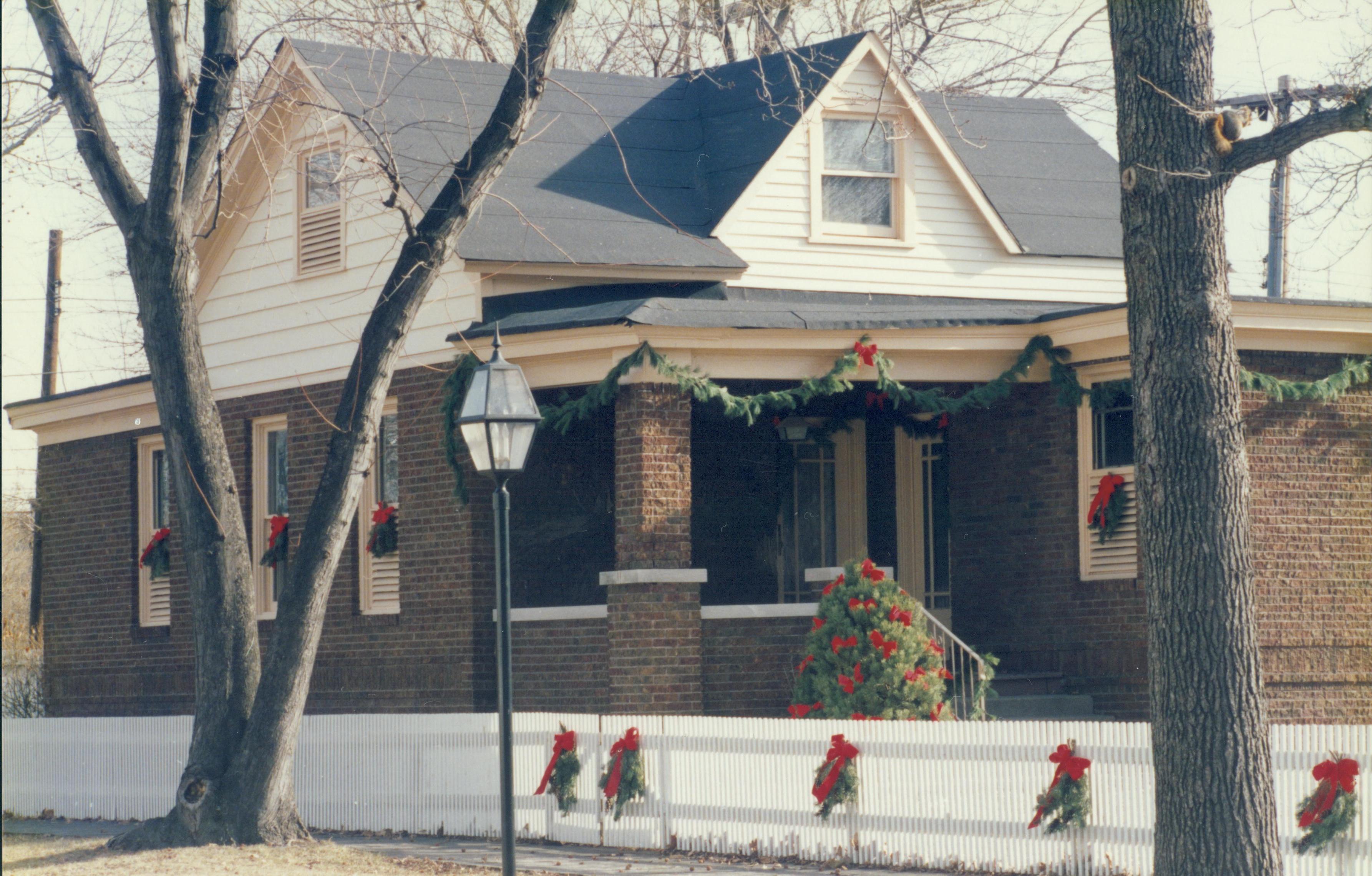 NA Lincoln Home NHS- Christmas in Lincoln Neighborhood Christmas, decorations, neighborhood