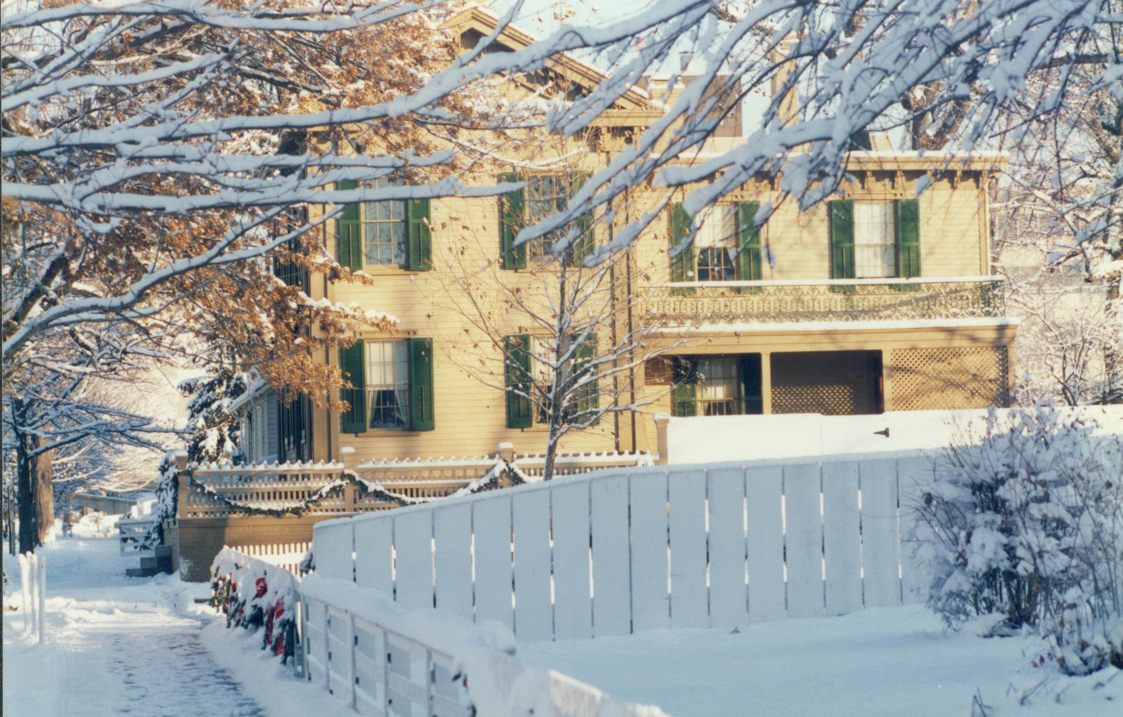 NA Lincoln Home NHS- Christmas in Lincoln Neighborhood Christmas, decorations, neighborhood