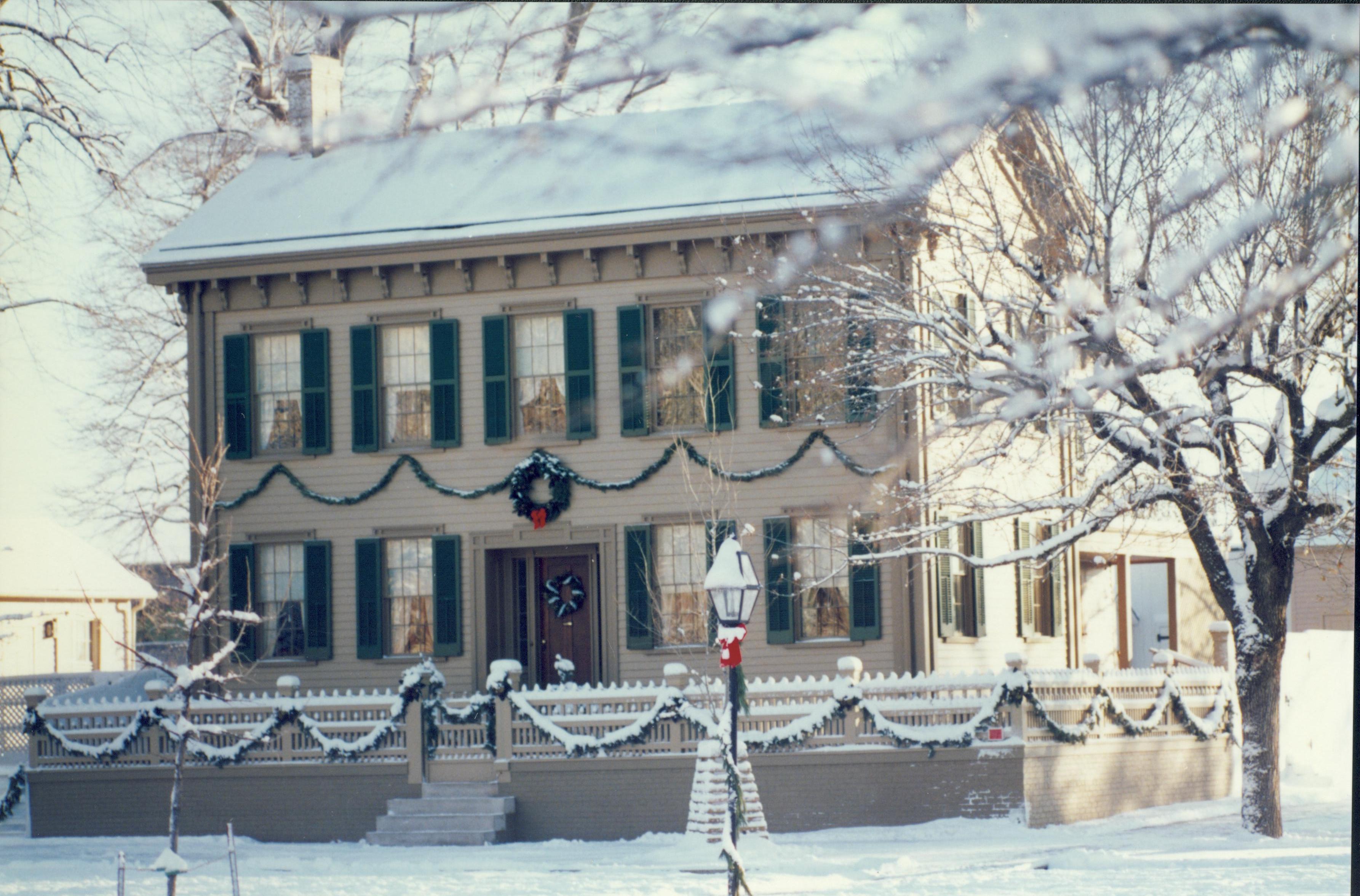 NA Lincoln Home NHS- Christmas in Lincoln Neighborhood Christmas, decorations, neighborhood