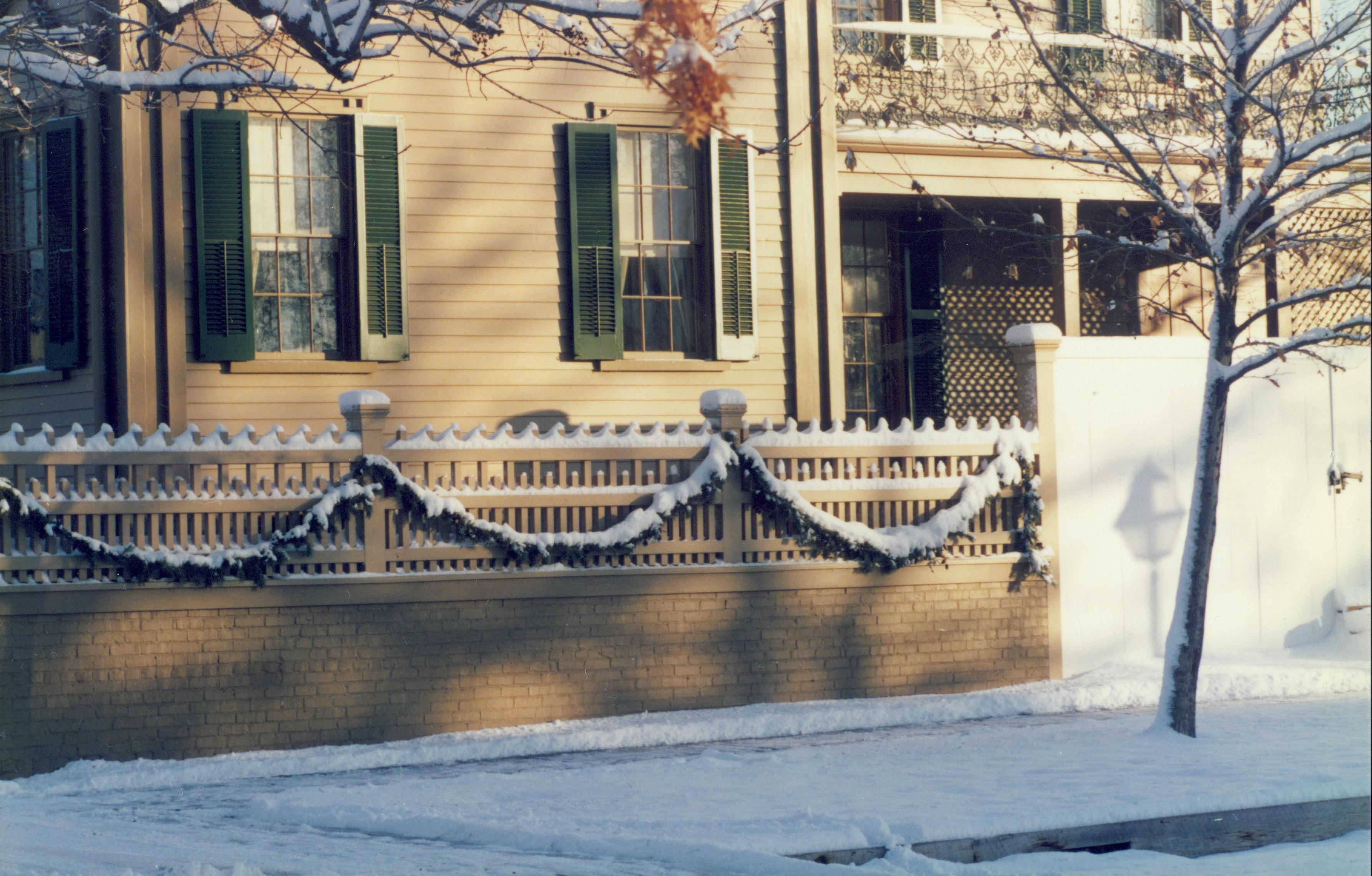 NA Lincoln Home NHS- Christmas in Lincoln Neighborhood Christmas, decorations, neighborhood