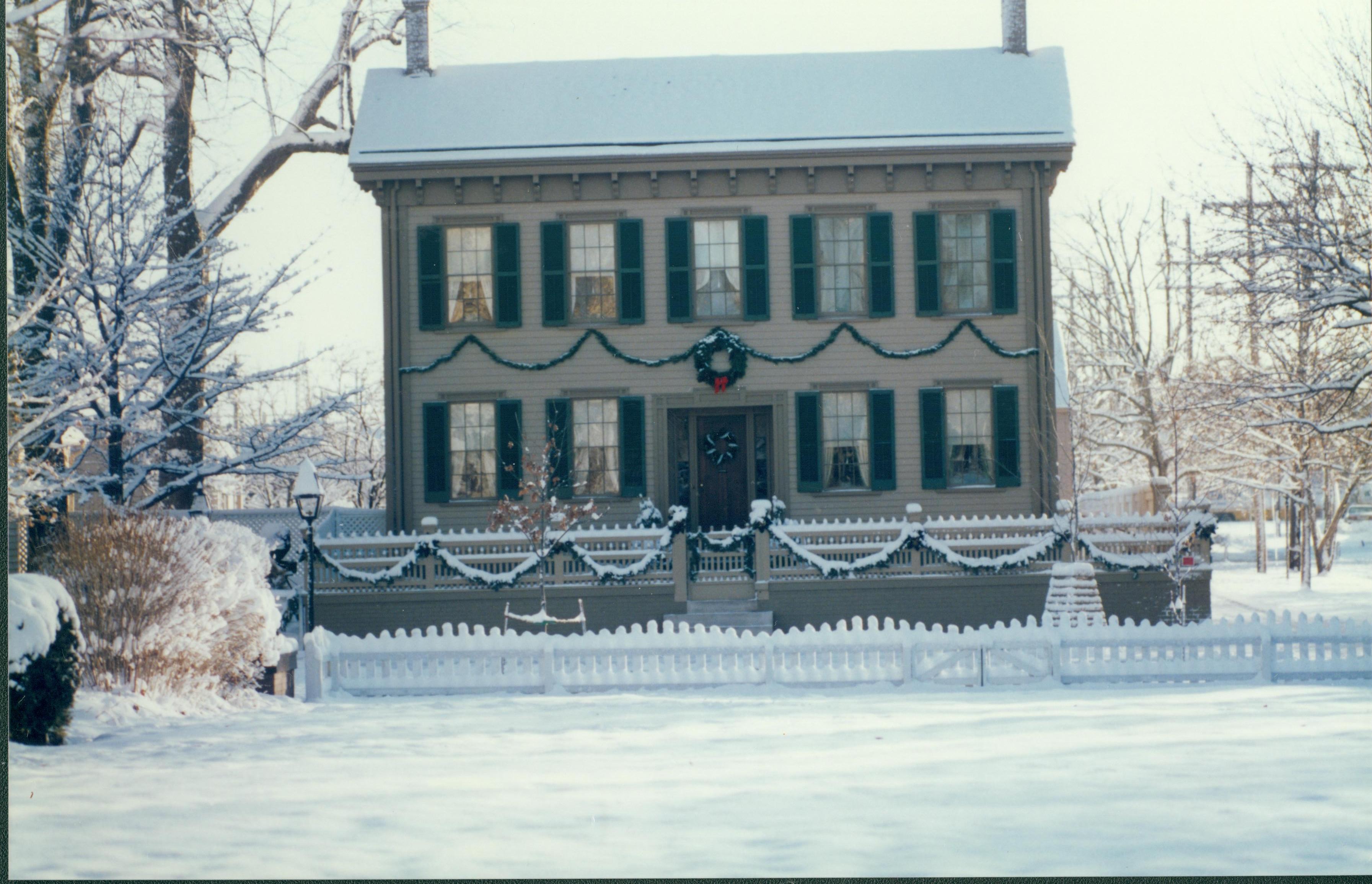 NA Lincoln Home NHS- Christmas in Lincoln Neighborhood Christmas, decorations, neighborhood