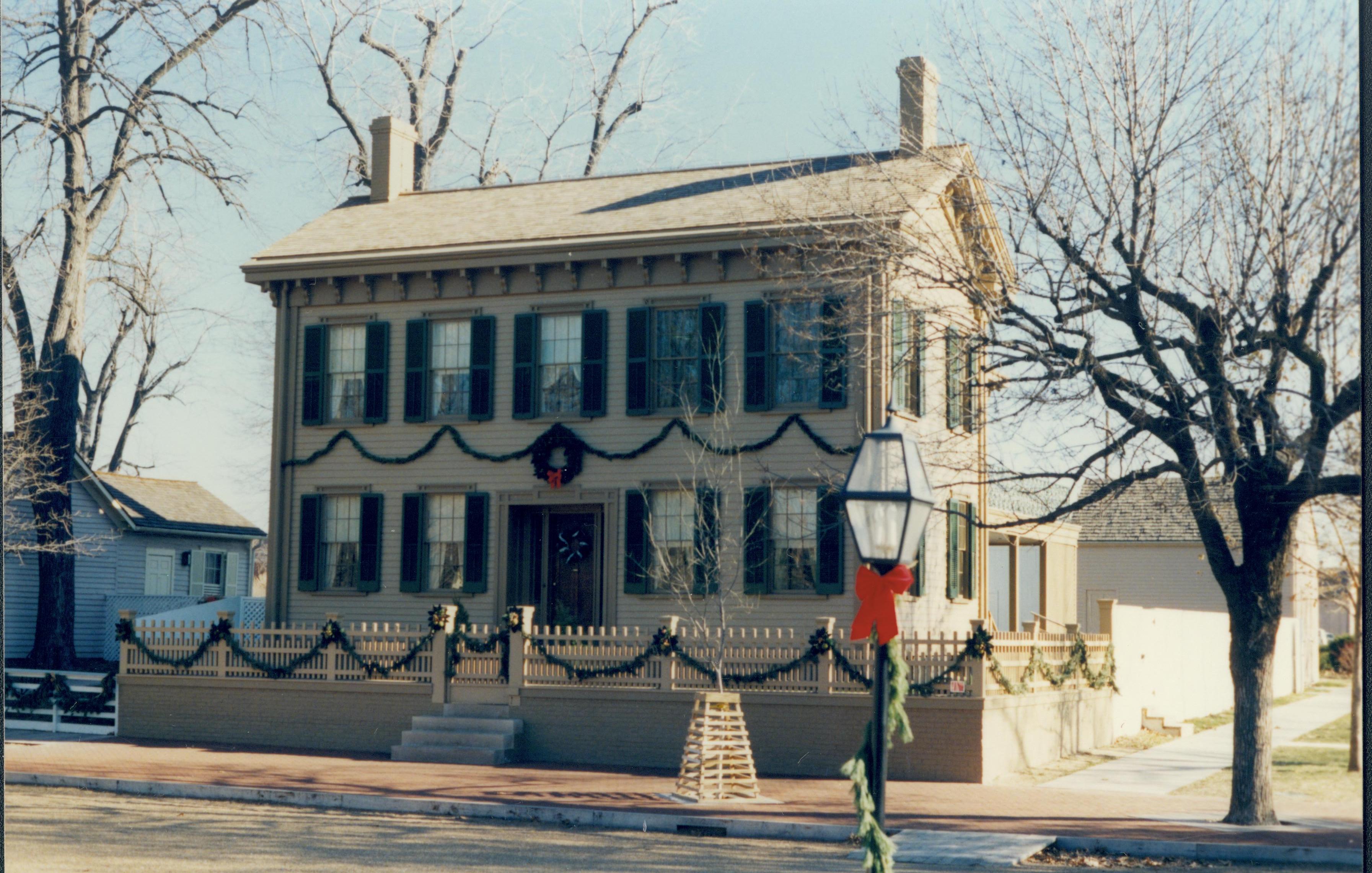 NA Lincoln Home NHS- Christmas in Lincoln Neighborhood Christmas, decorations, neighborhood