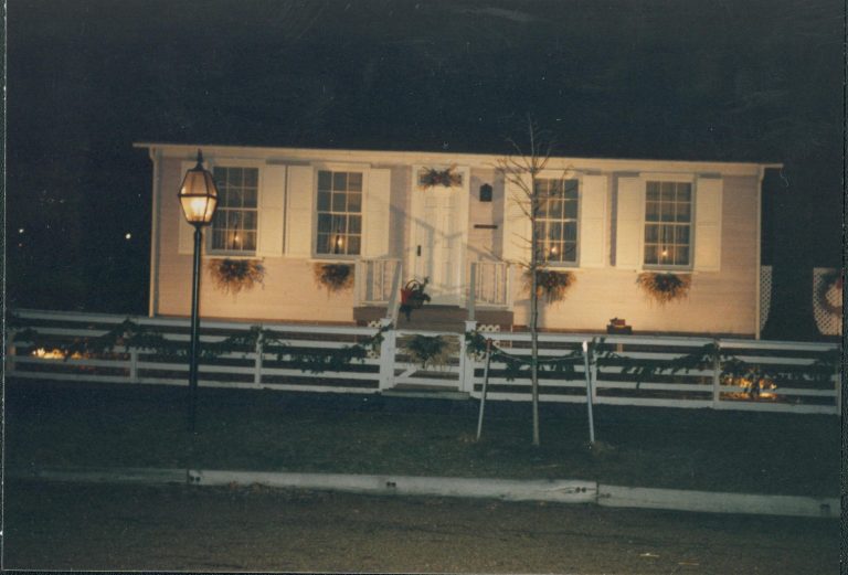 NA Lincoln Home NHS- Christmas in Lincoln Neighborhood Christmas, decorations, neighborhood