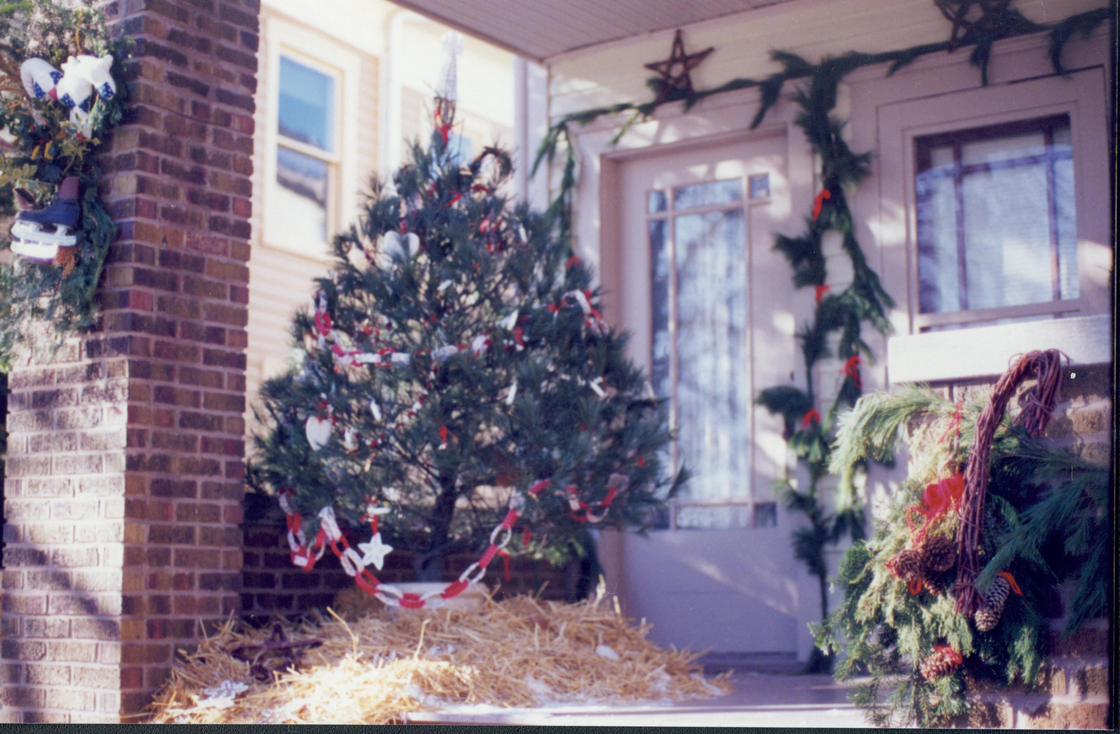 Sprigg Home Christmas Decorations Lincoln Home NHS- Christmas in Lincoln Neighborhood Christmas, decorations, neighborhood