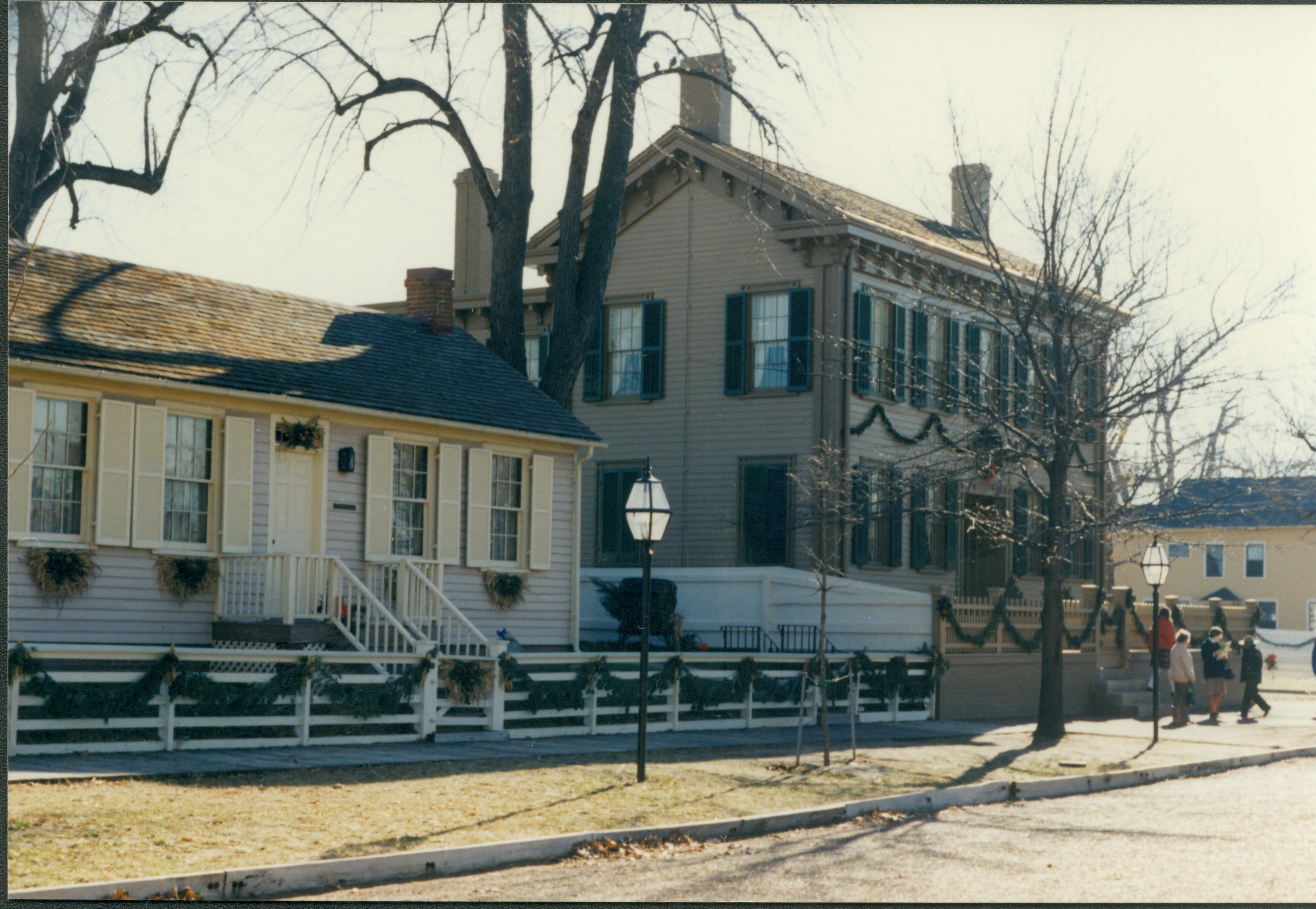 NA Lincoln Home NHS- Christmas in Lincoln Neighborhood Christmas, decorations, neighborhood