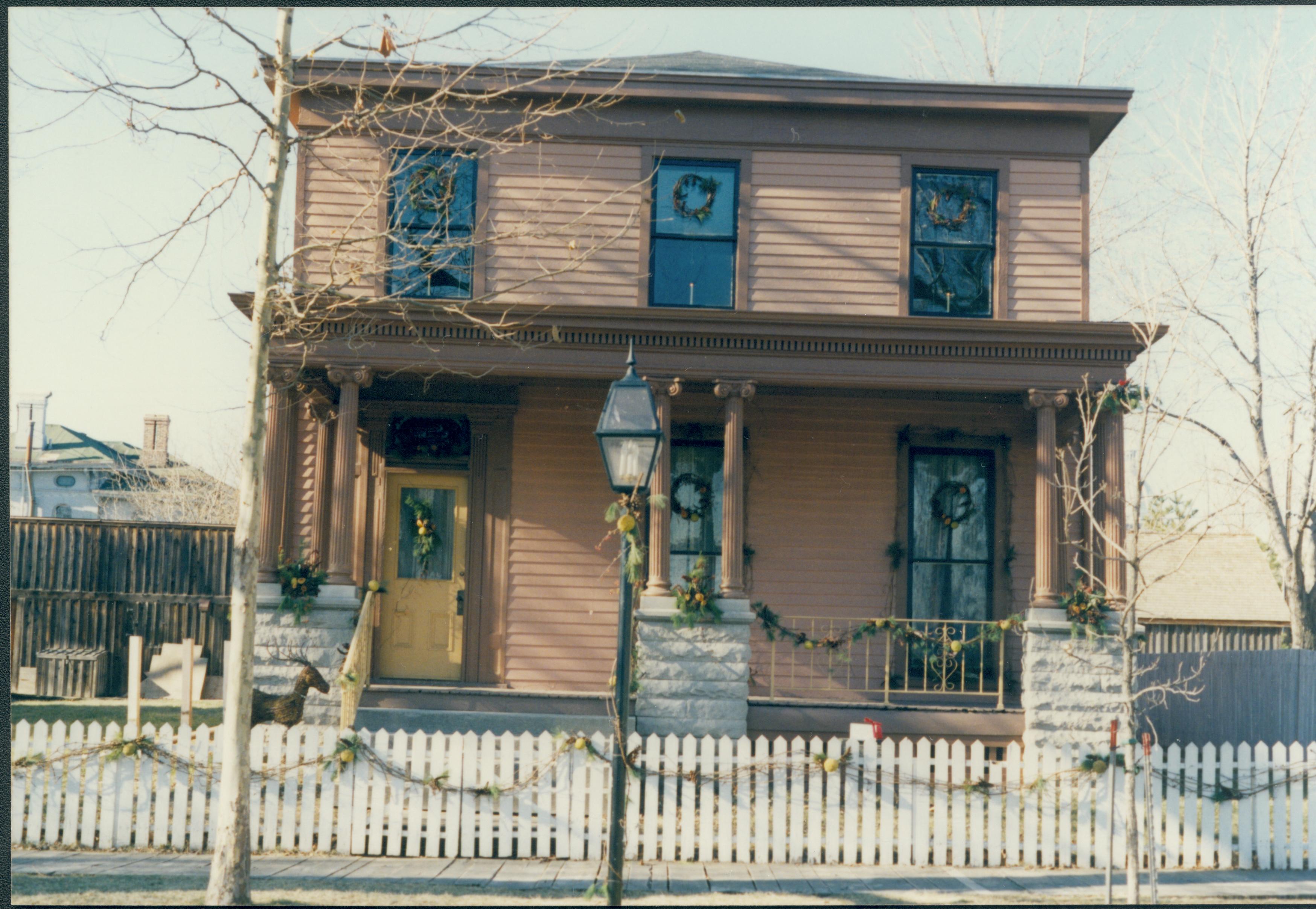 NA Lincoln Home NHS- Christmas in Lincoln Neighborhood Christmas, decorations, neighborhood
