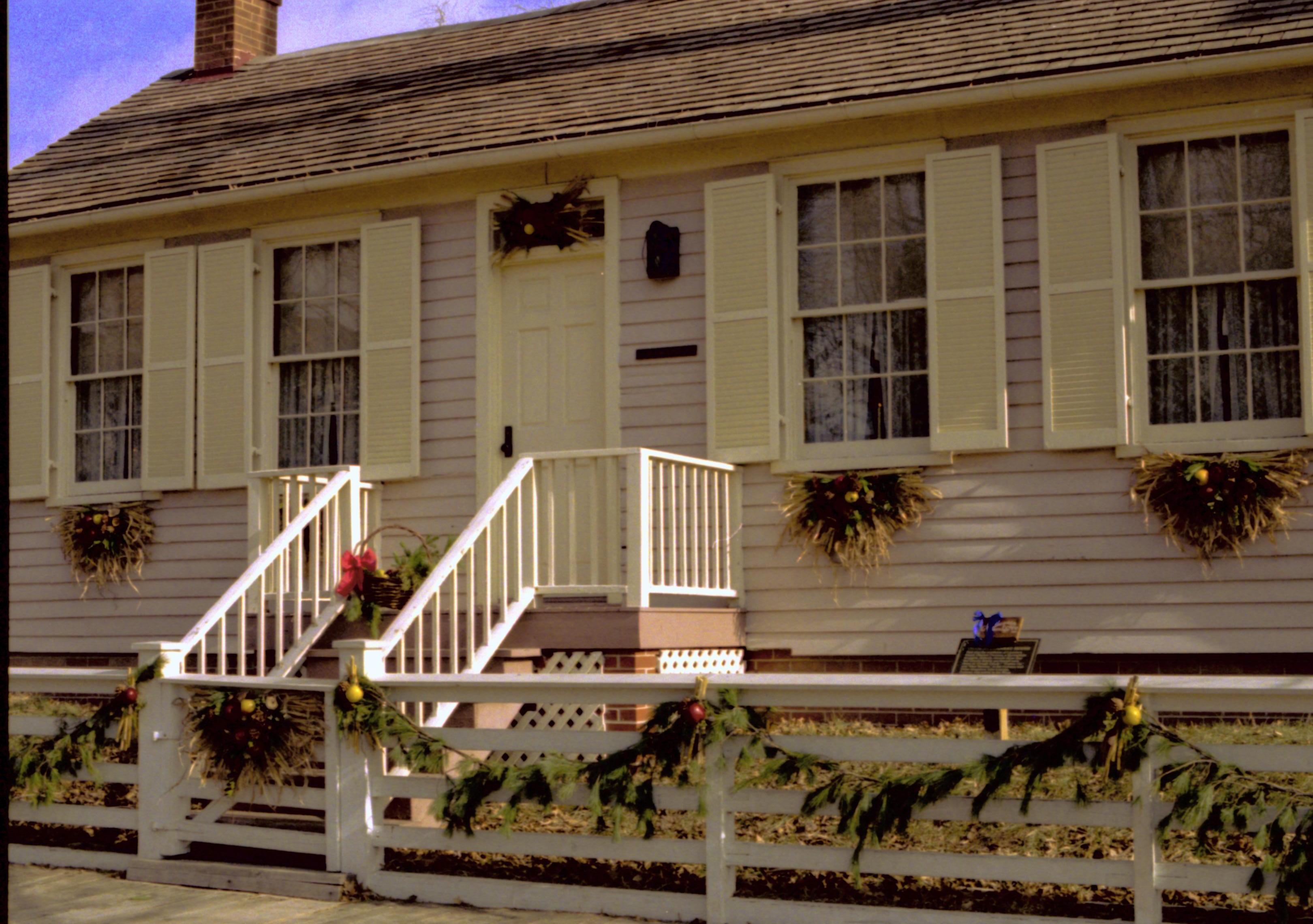 NA Lincoln Home NHS- Christmas in Lincoln Neighborhood, 77A, 13, B Christmas, decorations, neighborhood