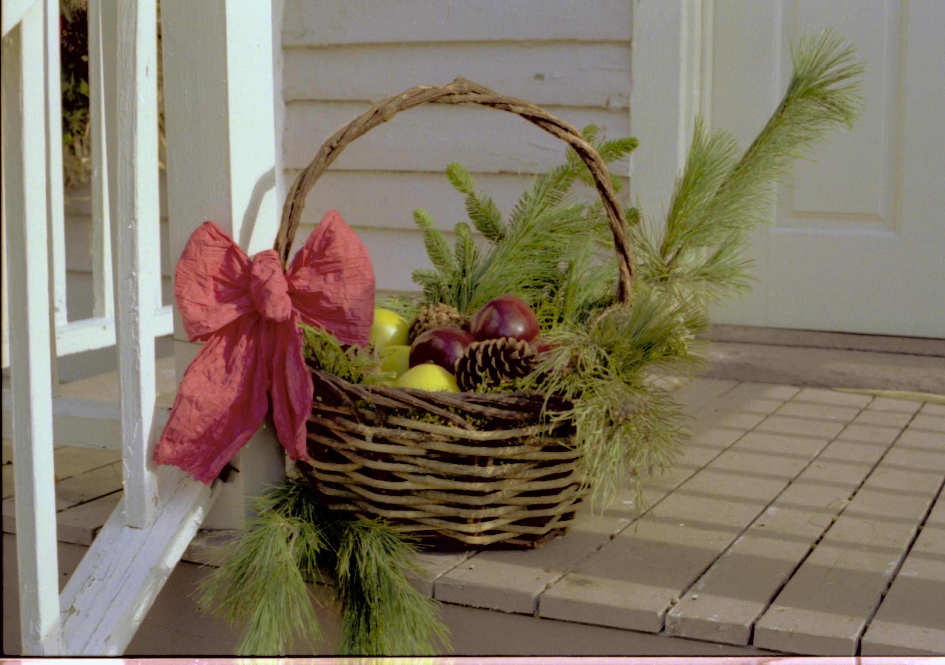 NA Lincoln Home NHS- Christmas in Lincoln Neighborhood, 77A, 13, B Christmas, decorations, neighborhood