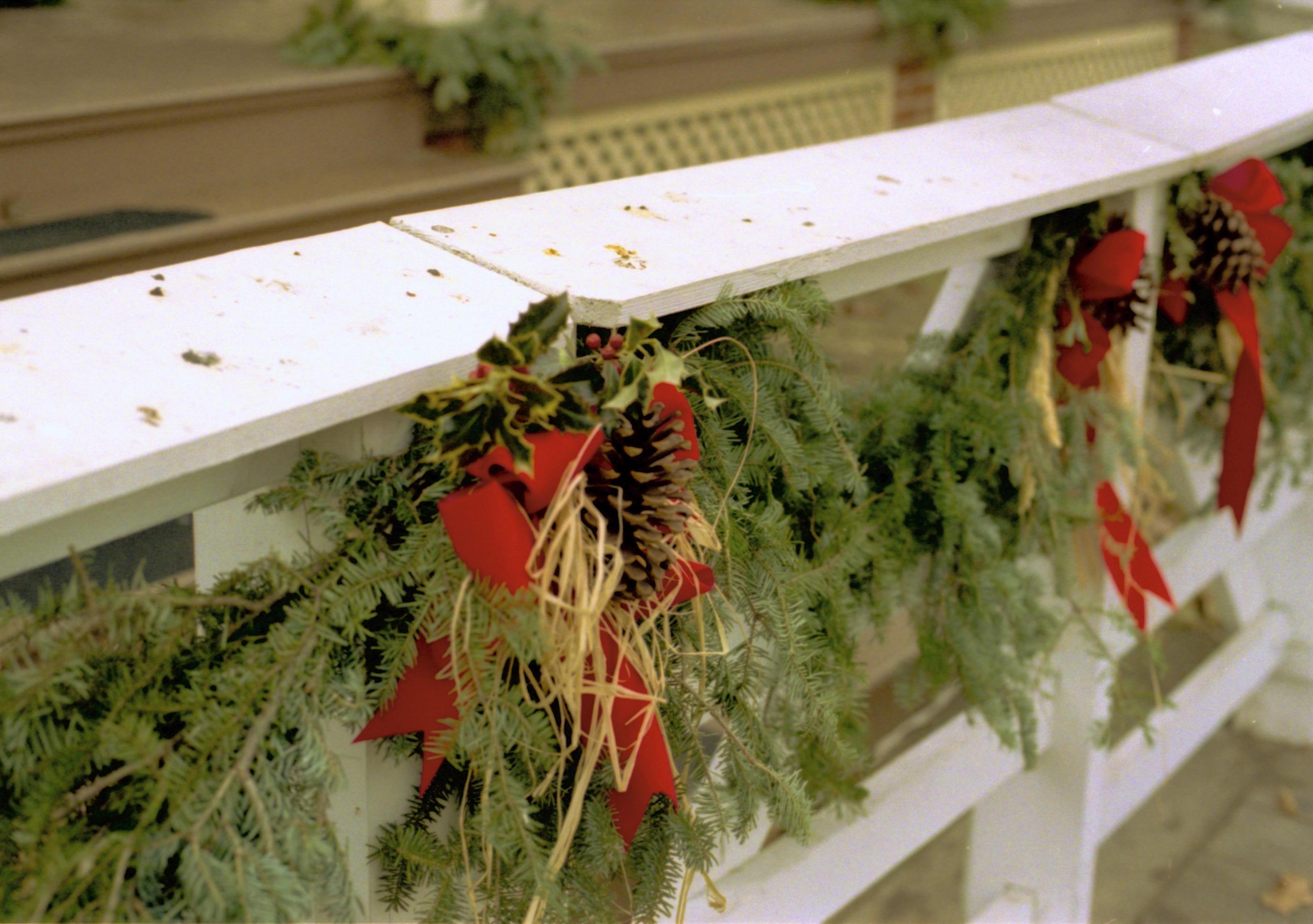 NA Lincoln Home NHS- Christmas in Lincoln Neighborhood, 77A, 13, B Christmas, decorations, neighborhood