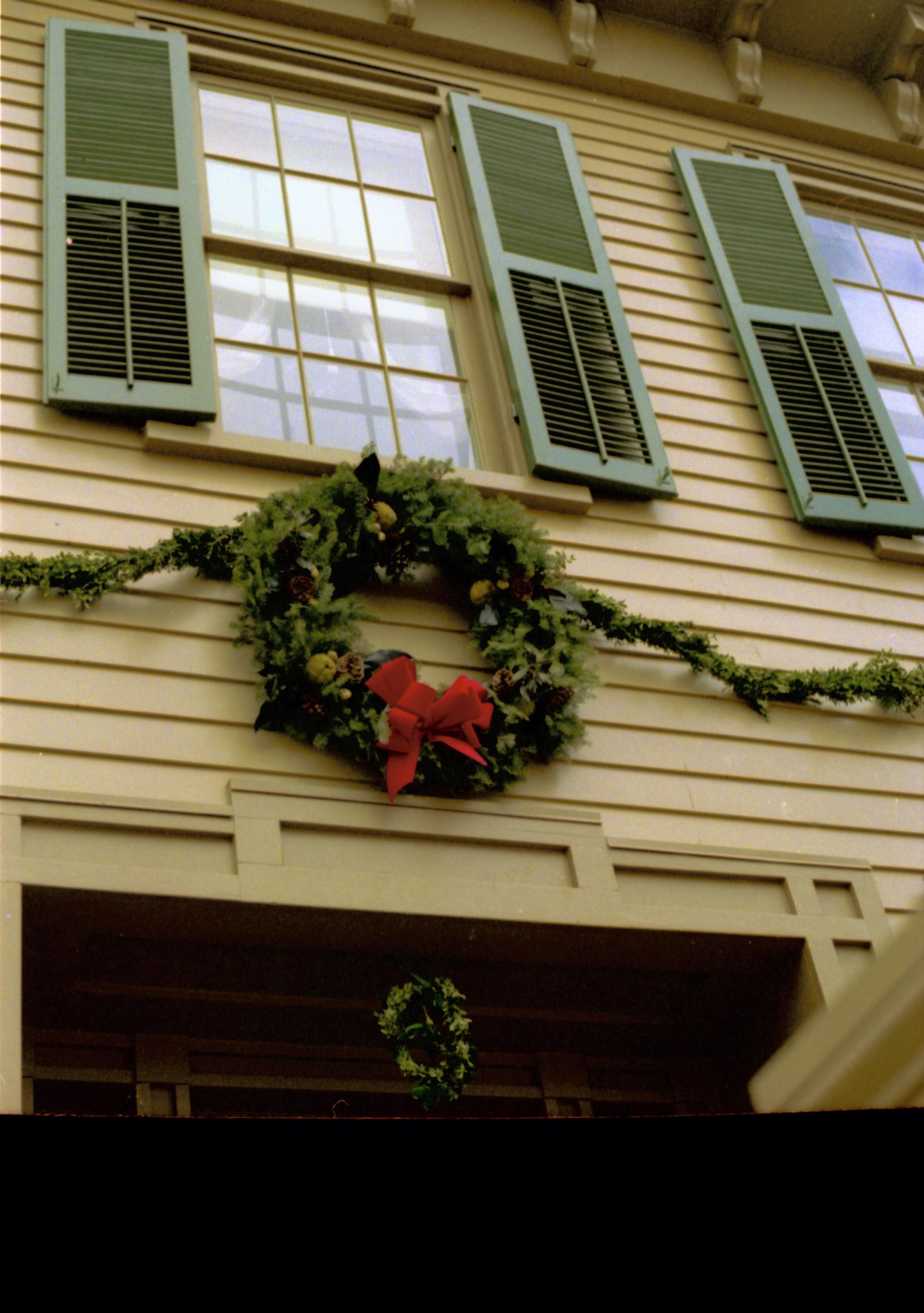 NA Lincoln Home NHS- Christmas in Lincoln Neighborhood, 91A, 16, B Christmas, decorations, neighborhood