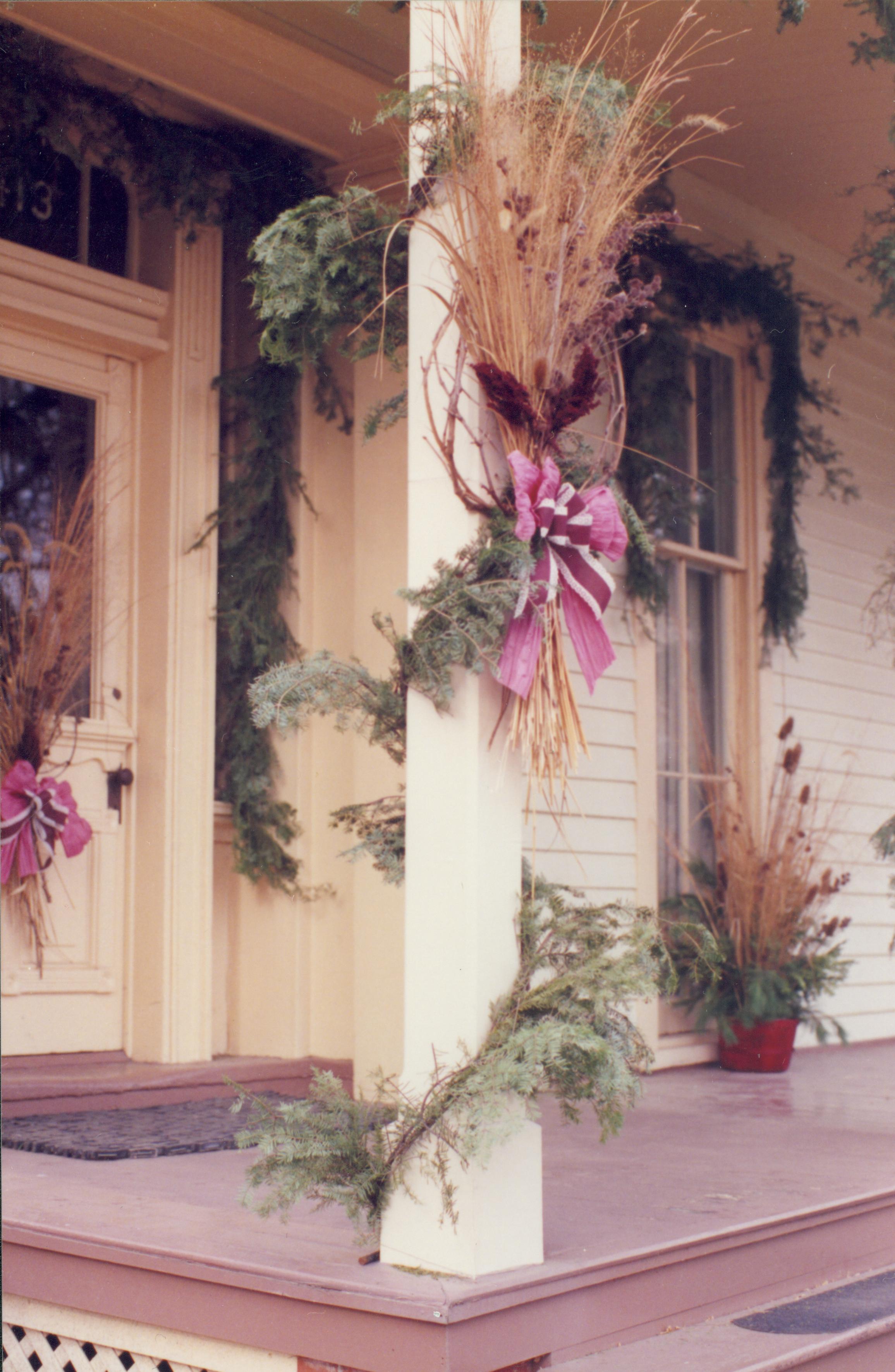 NA Lincoln Home NHS- Christmas in Lincoln Neighborhood, JP RP 89 Christmas, decoration, neighborhood