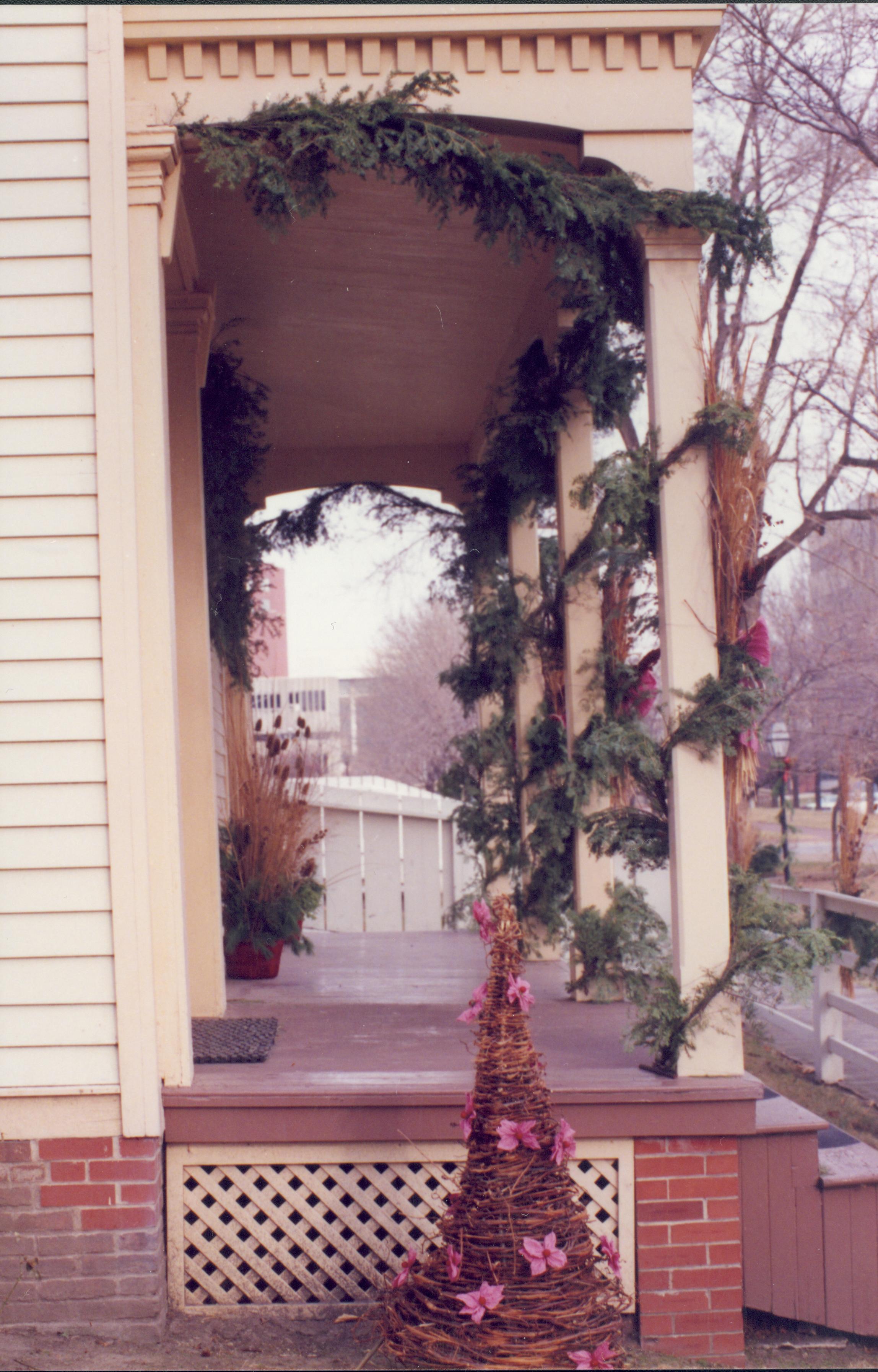 NA Lincoln Home NHS- Christmas in Lincoln Neighborhood, JP RP 89 Christmas, decoration, neighborhood