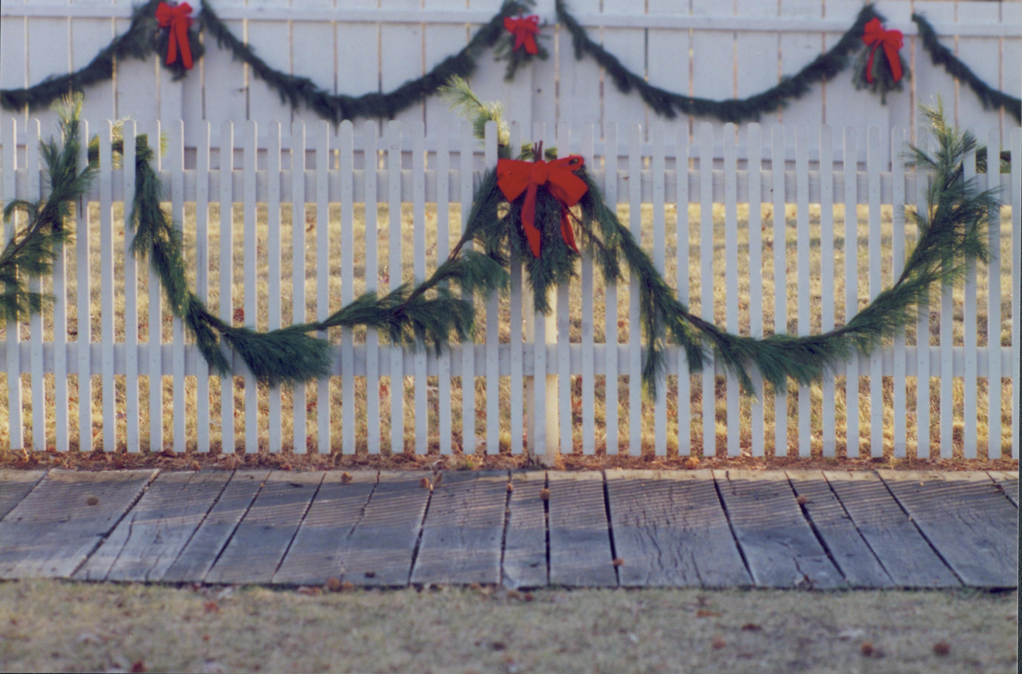 NA Lincoln Home NHS- Christmas in Lincoln Neighborhood, JP RP 89 Christmas, decoration, neighborhood