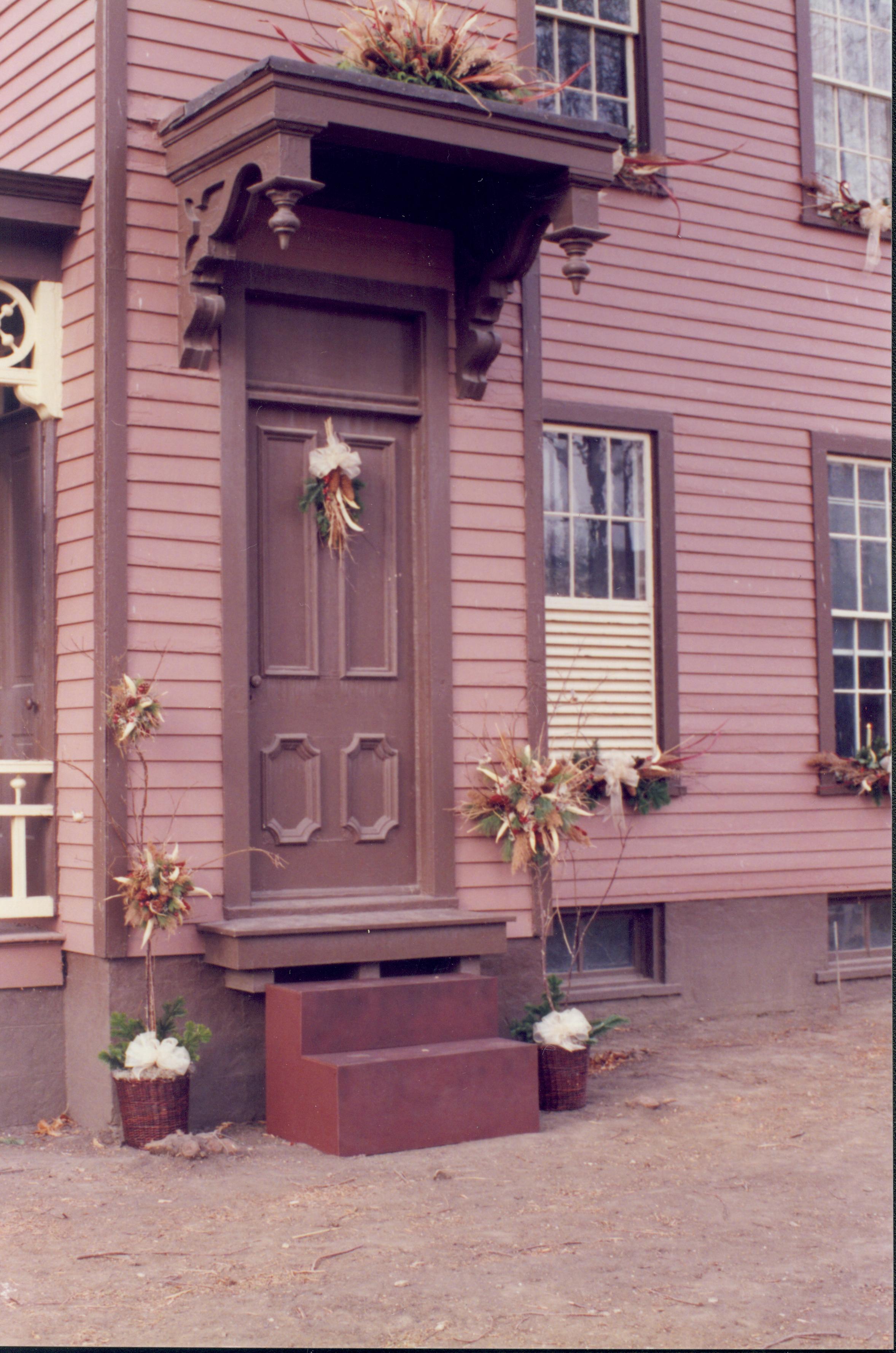 NA Lincoln Home NHS- Christmas in Lincoln Neighborhood, JP RP 89 Christmas, decoration, neighborhood